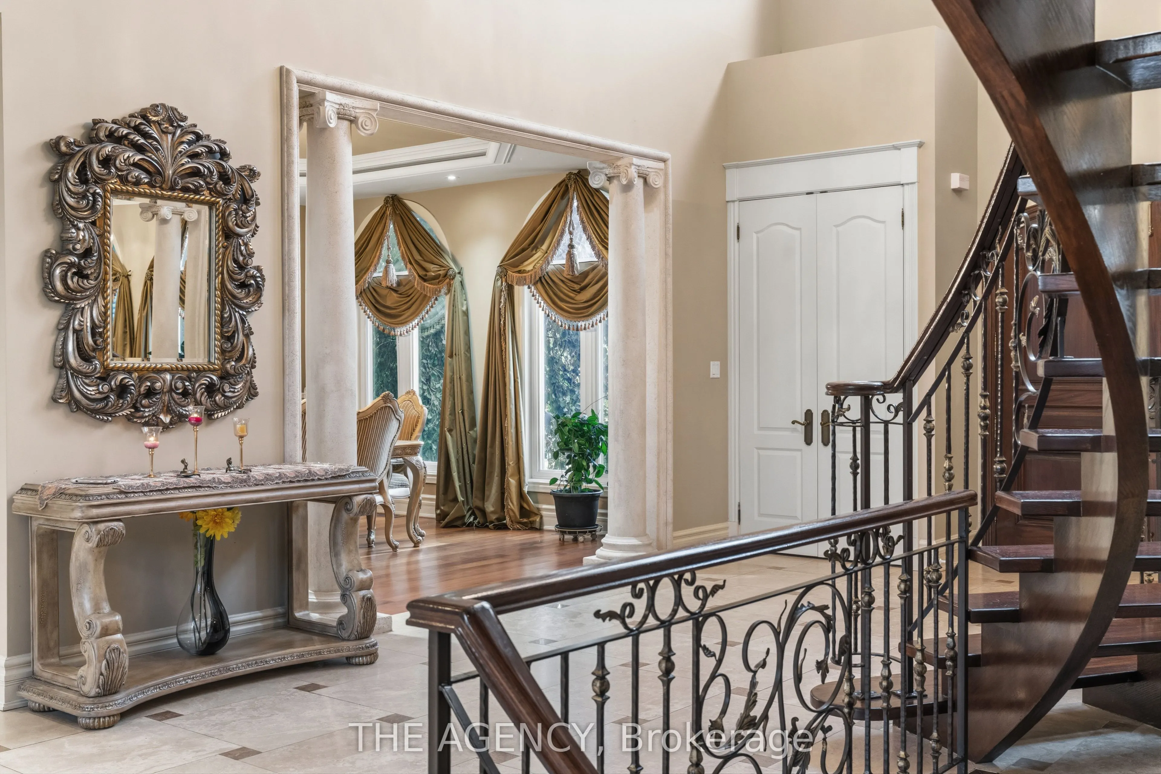 16 DEW DROP Court