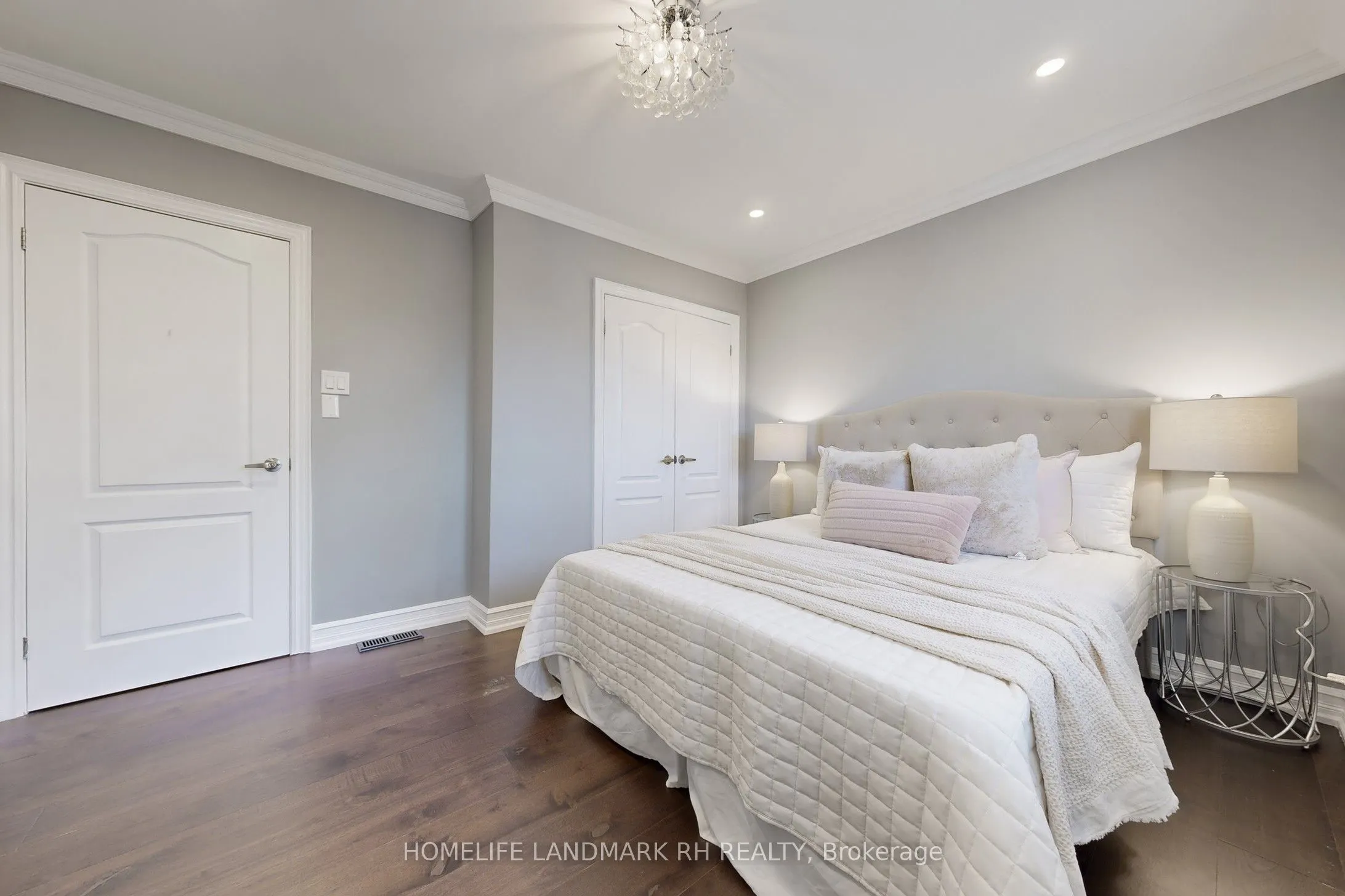 88 Riverglen Drive