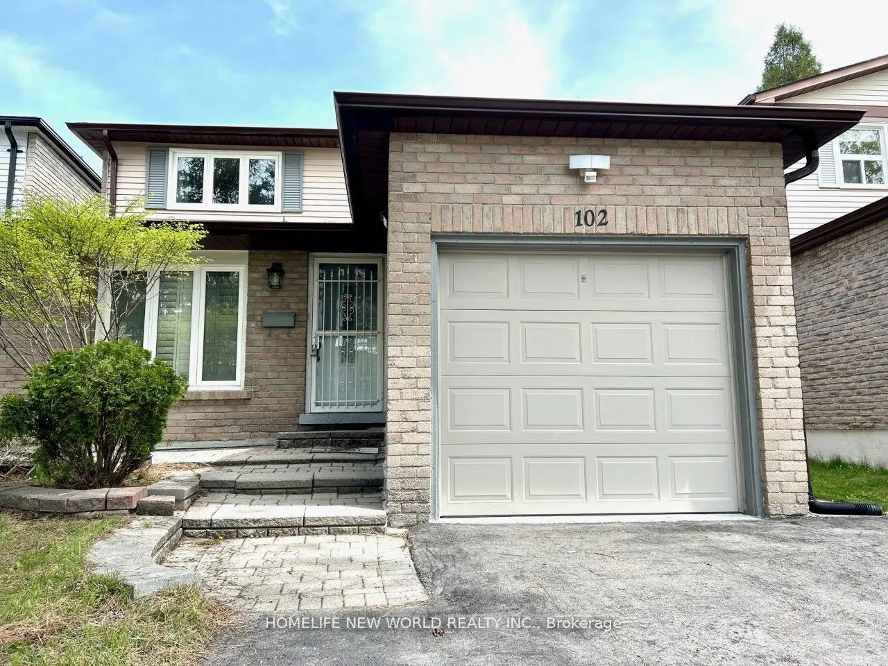 102 Madsen Crescent