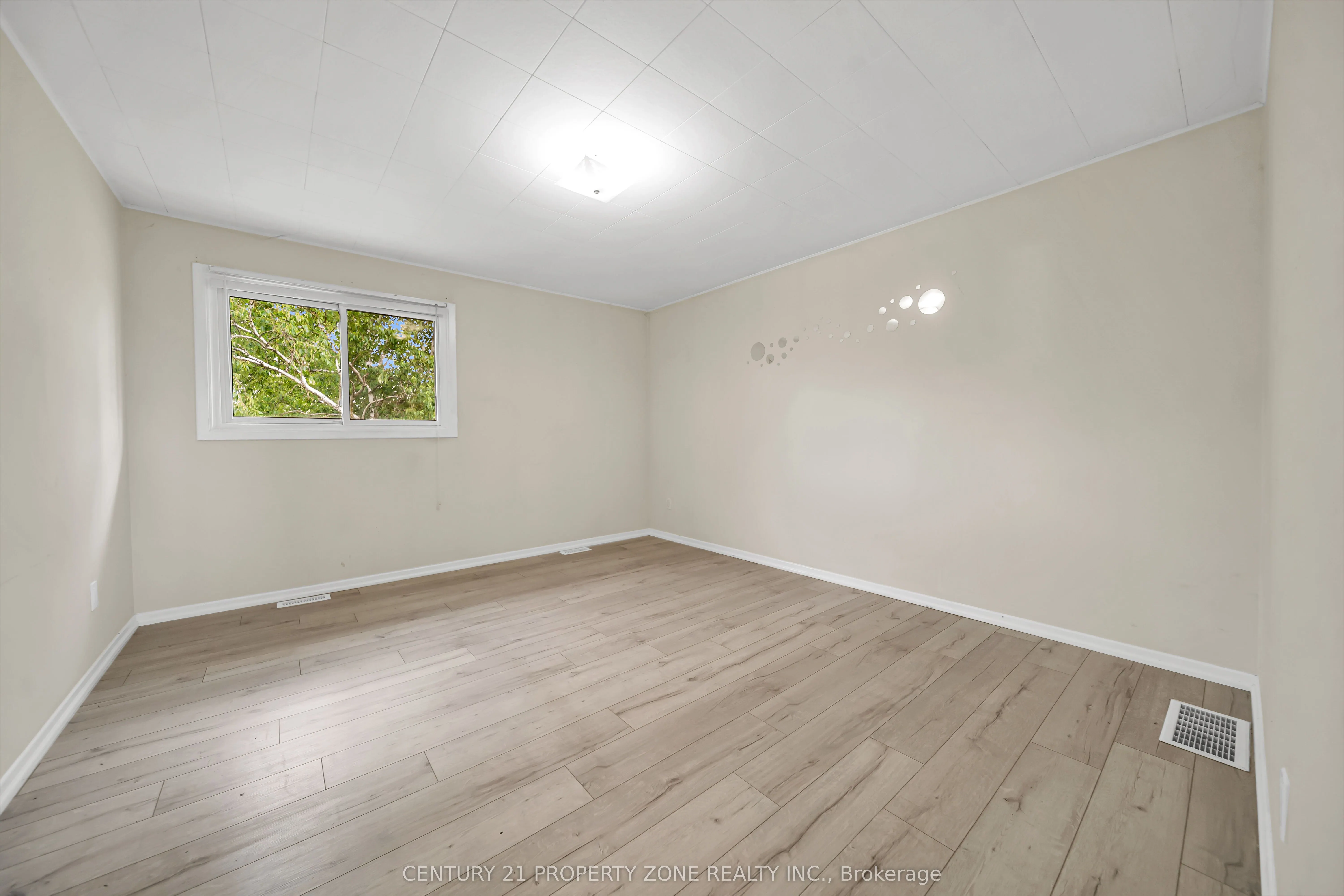 18580 DUFFERIN Street