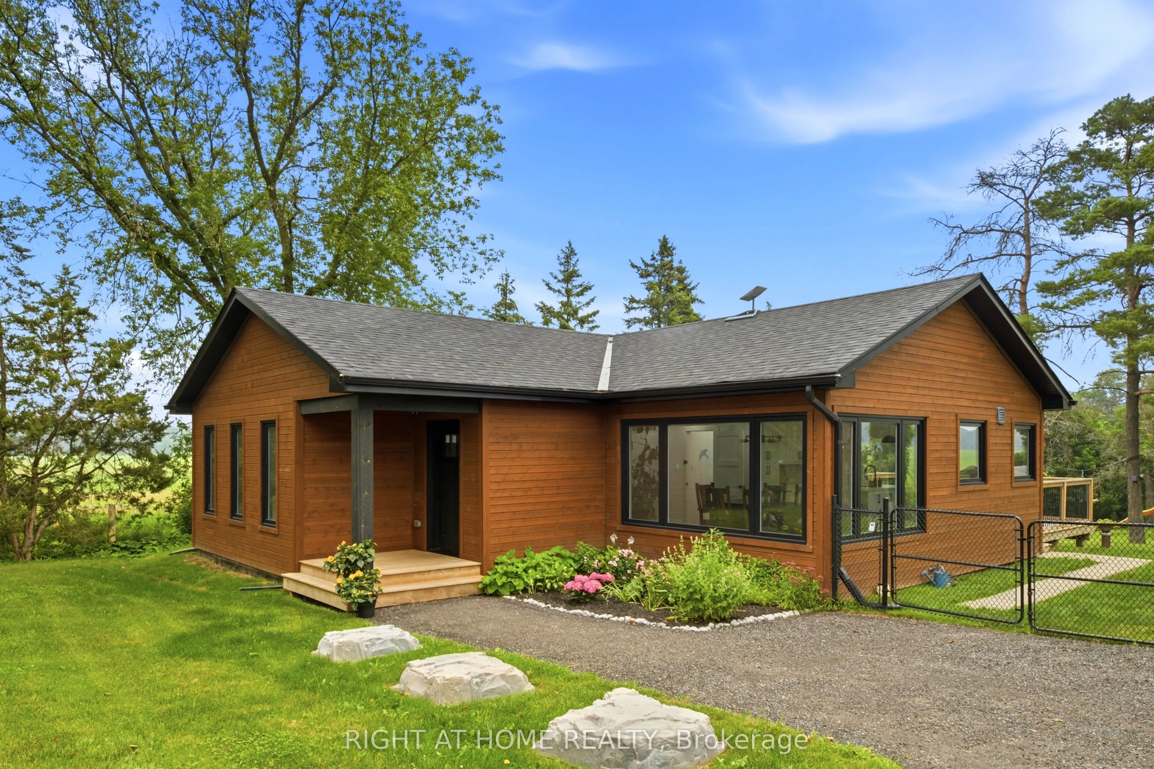17083 Warden Avenue