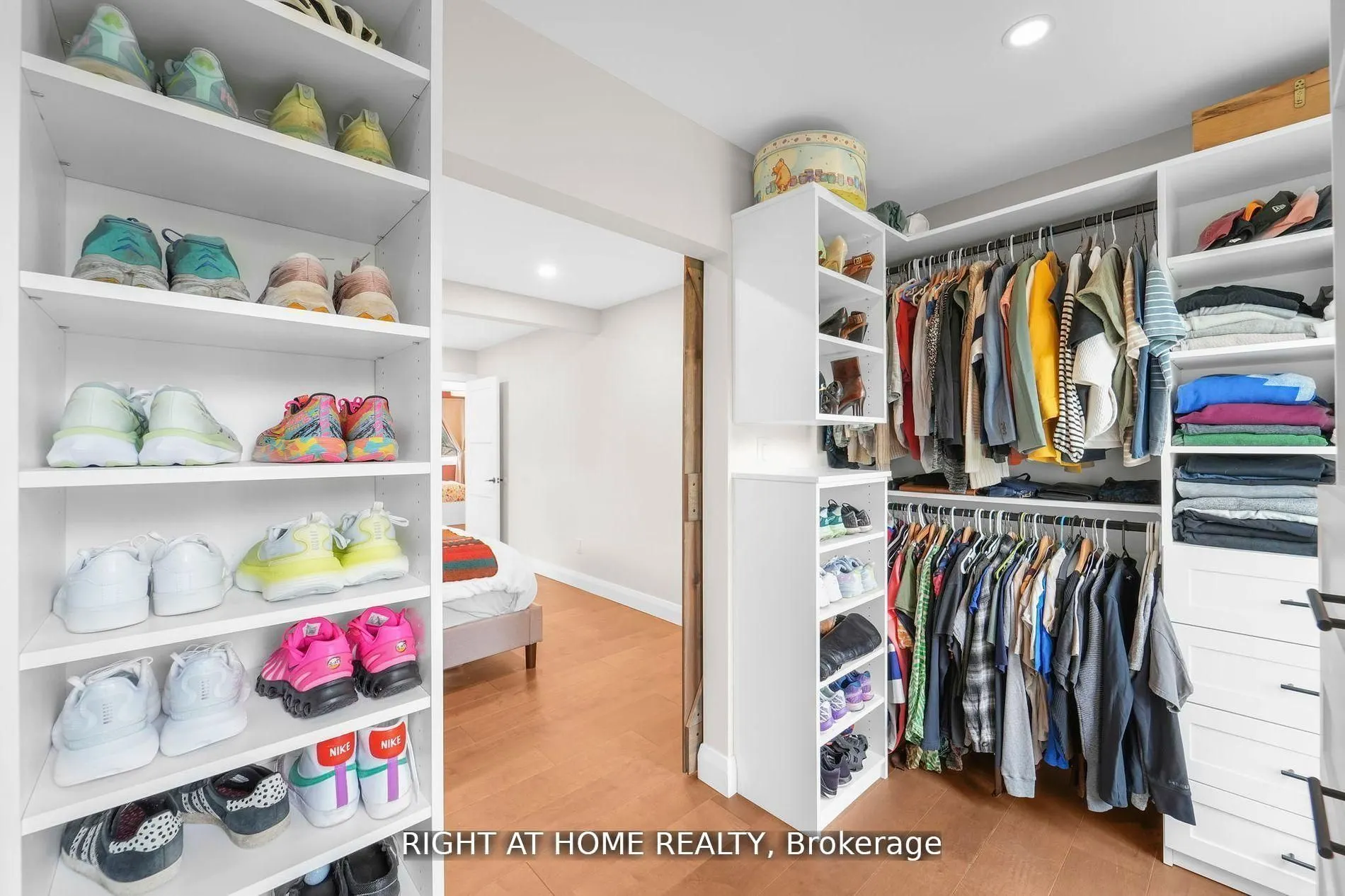 17083 Warden Avenue