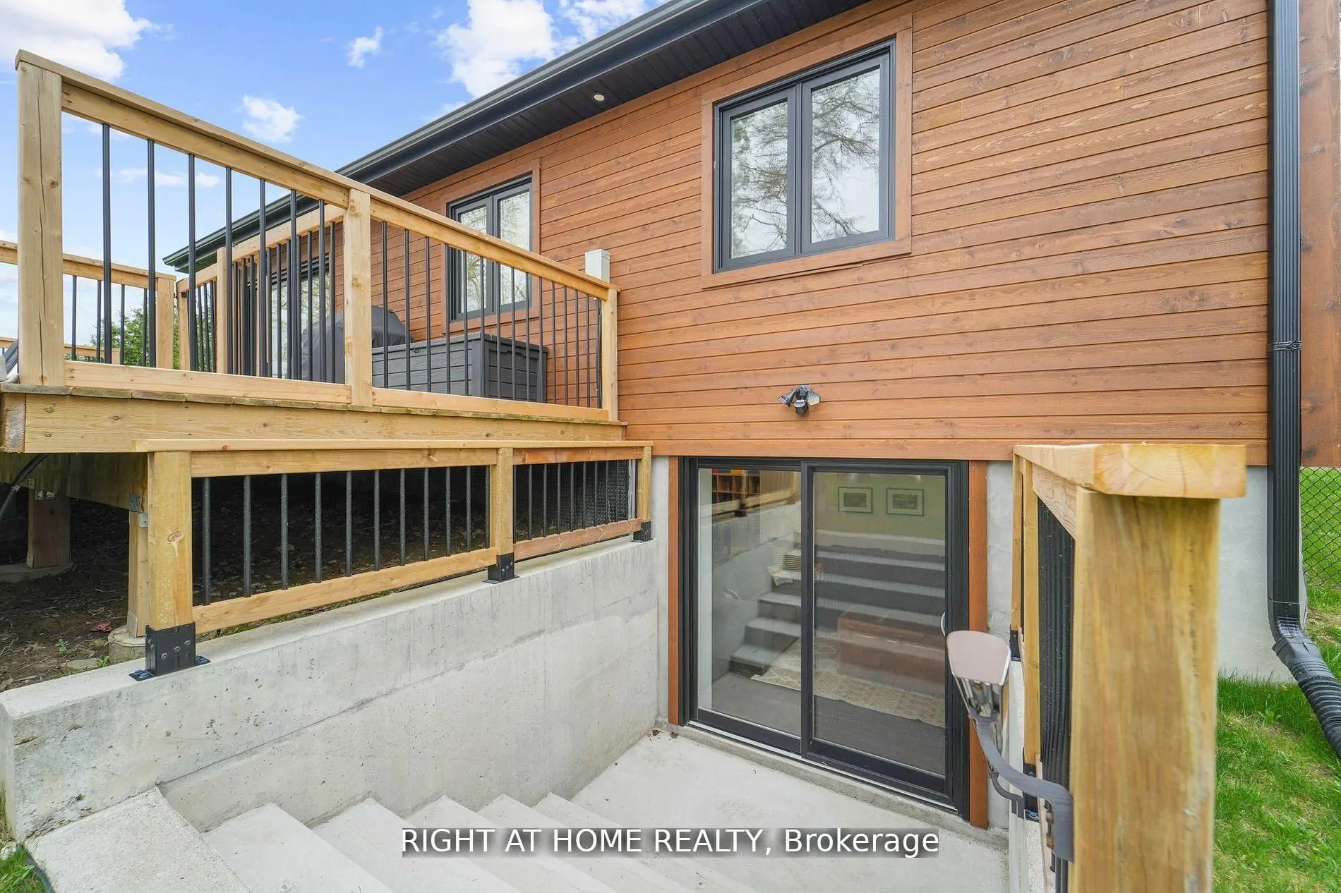 17083 Warden Avenue