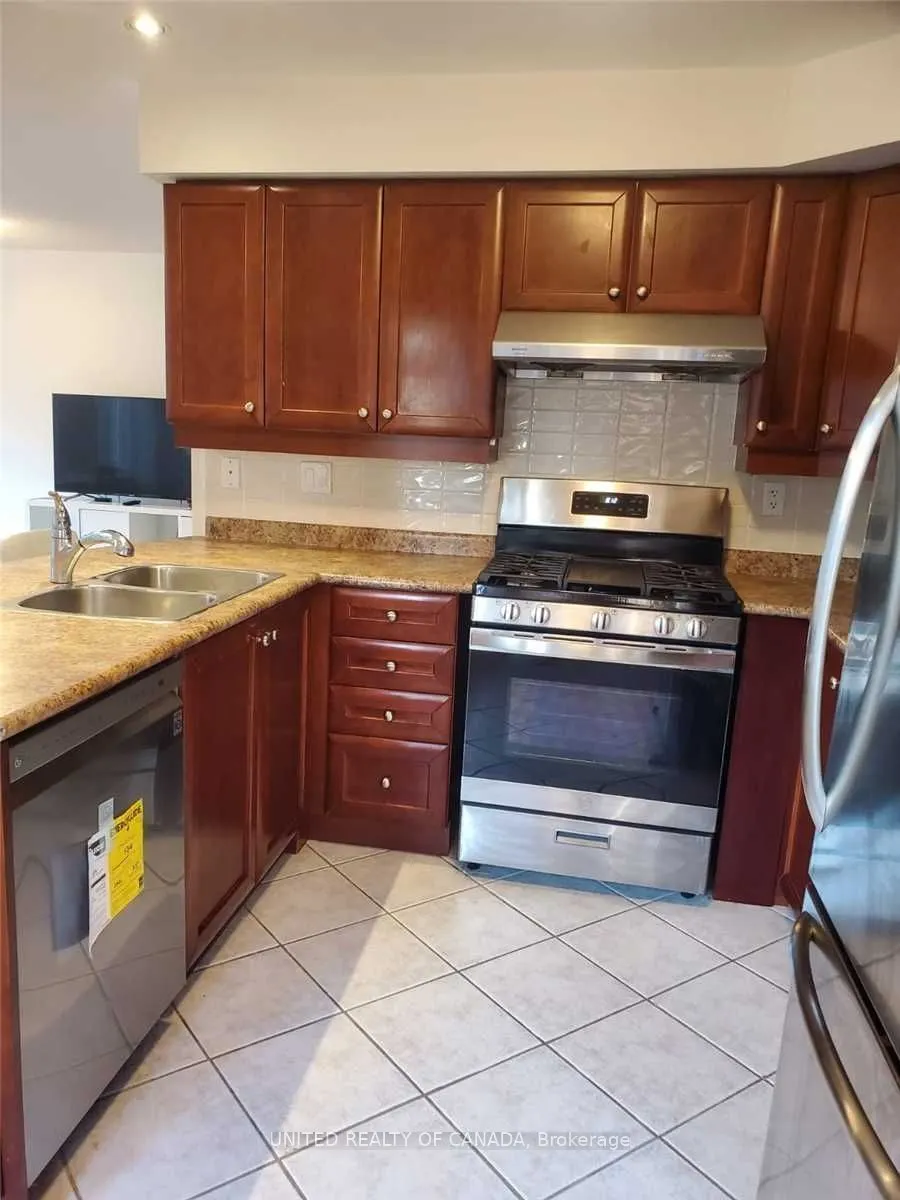 312 John Street #330