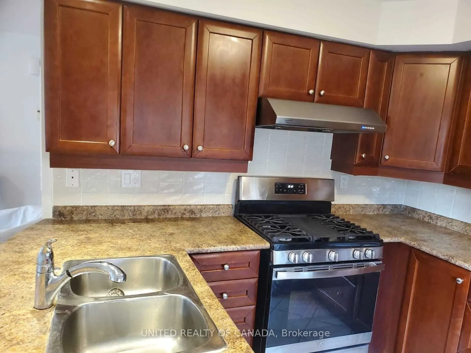 312 John Street #330