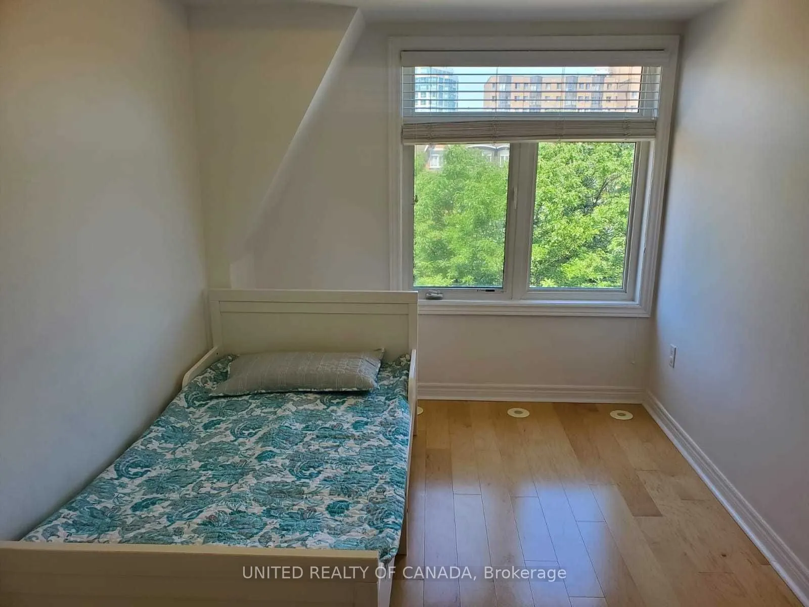 312 John Street #330