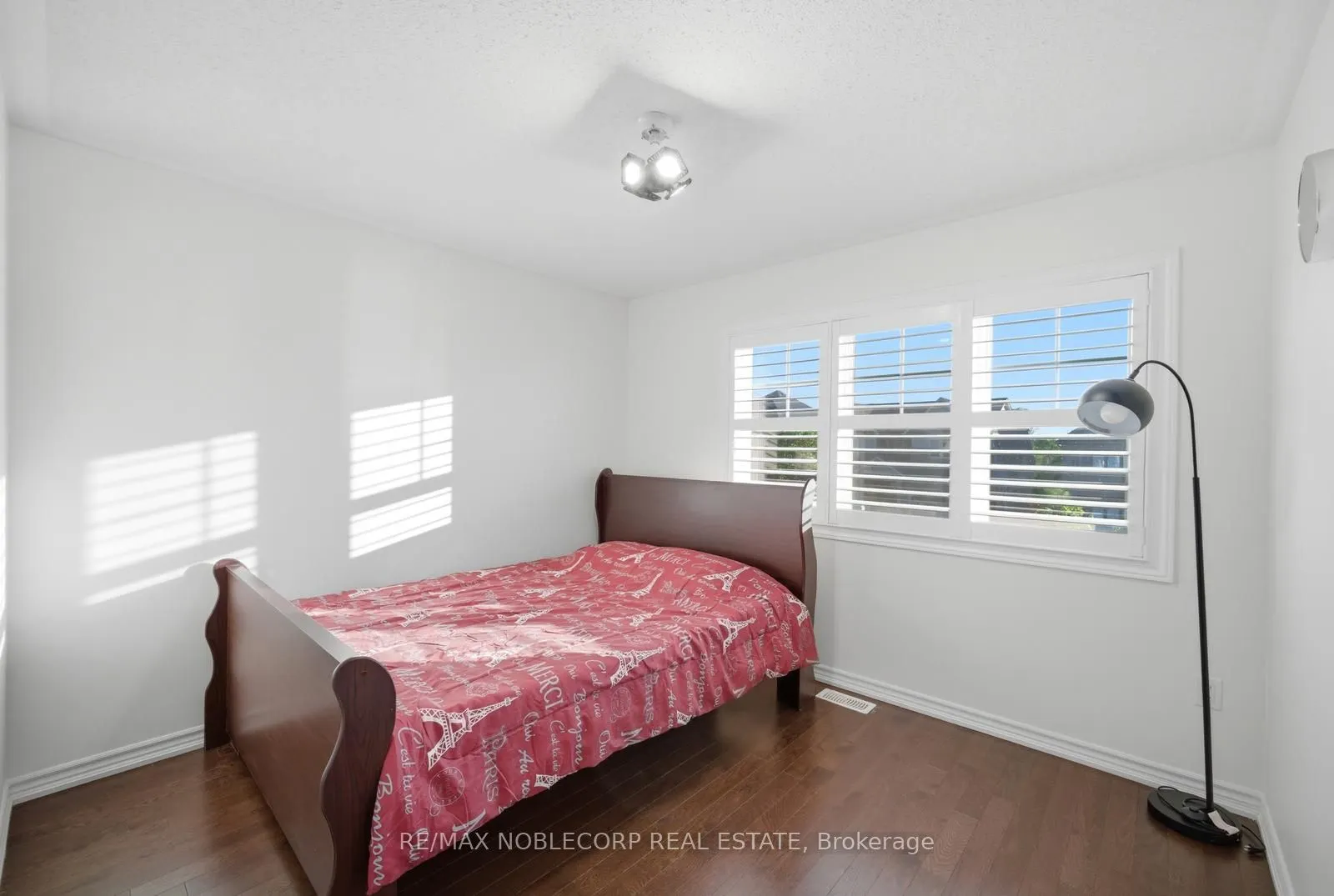15 Gould Crescent