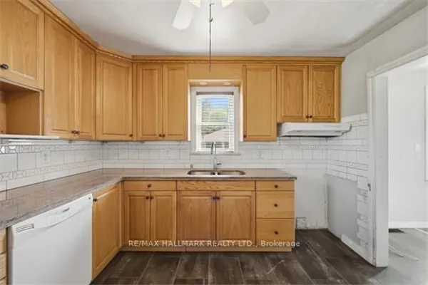 1527 Killarney Beach Road
