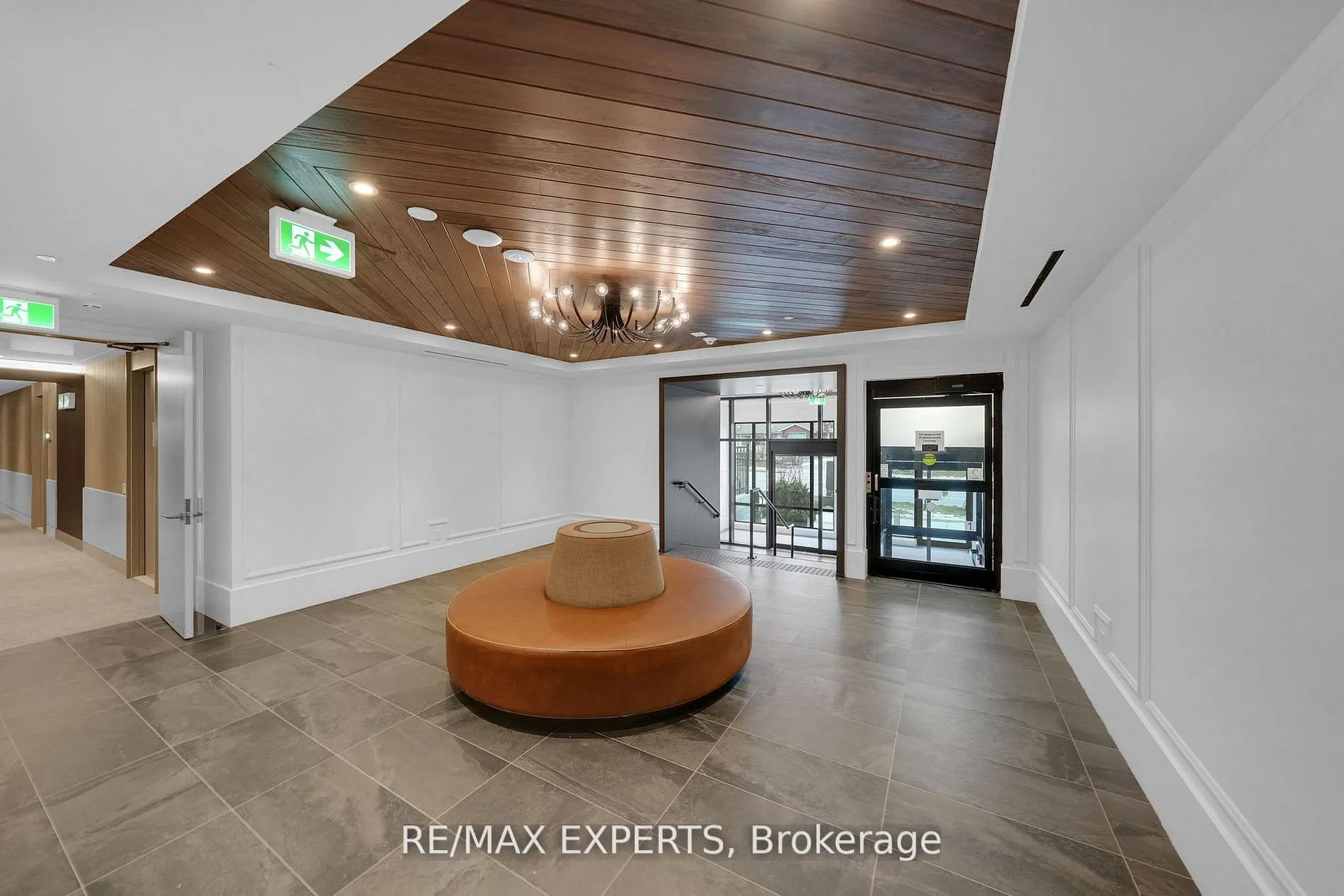 2075 King Road #203