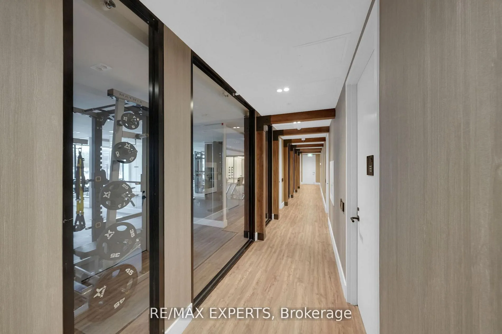 2075 King Road #203