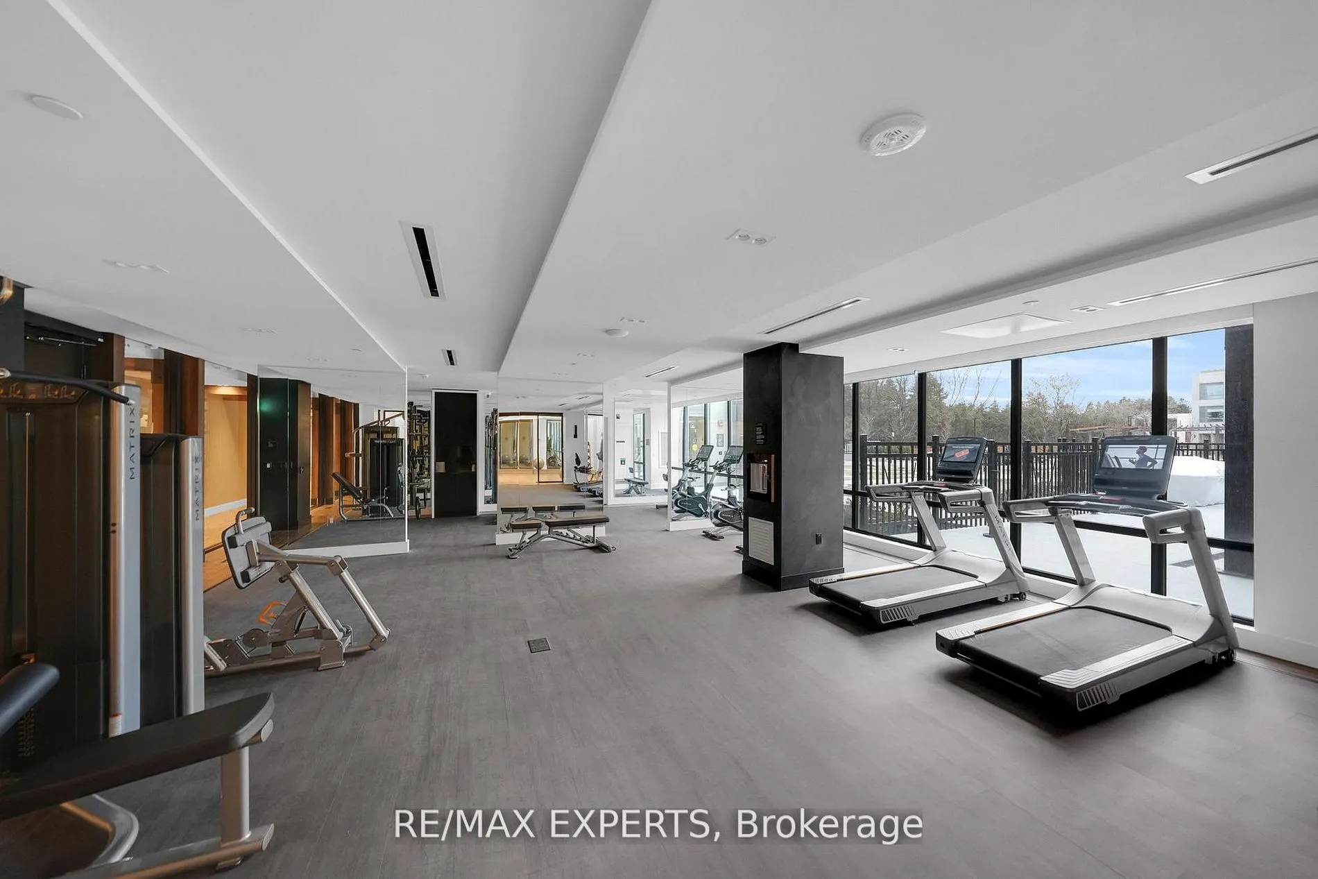 2075 King Road #203