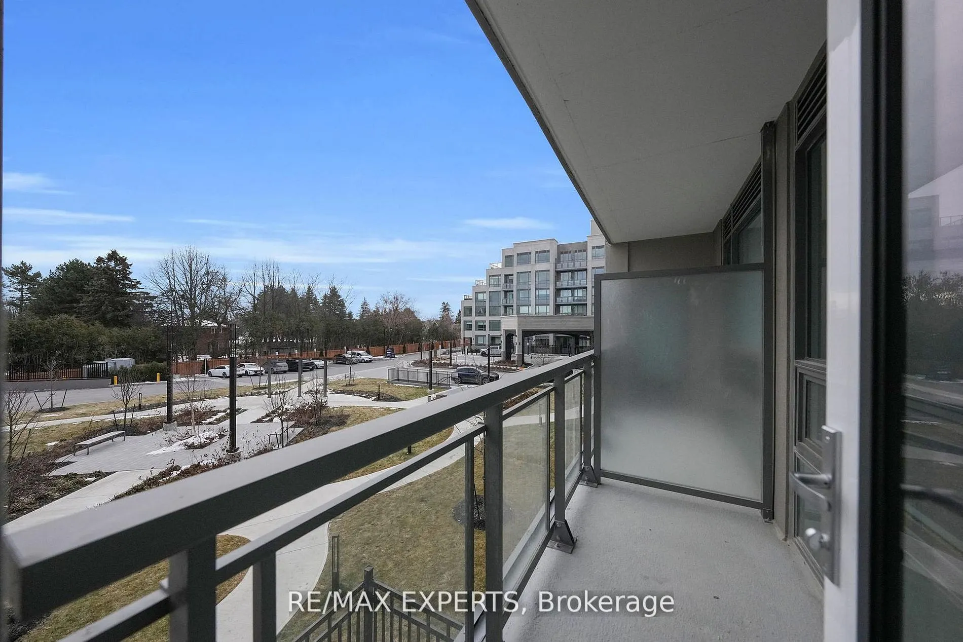 2075 King Road #203