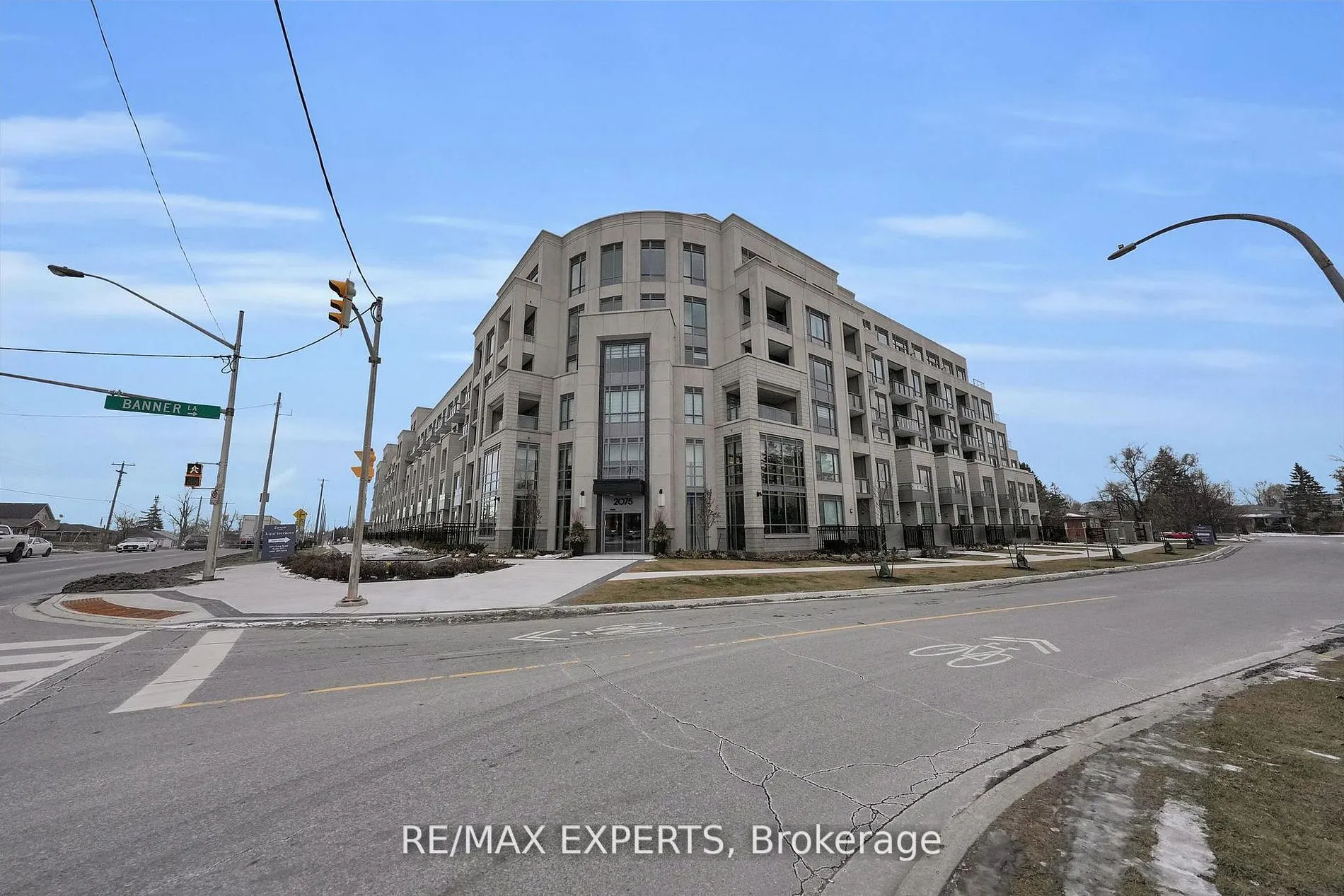 2075 King Road #203