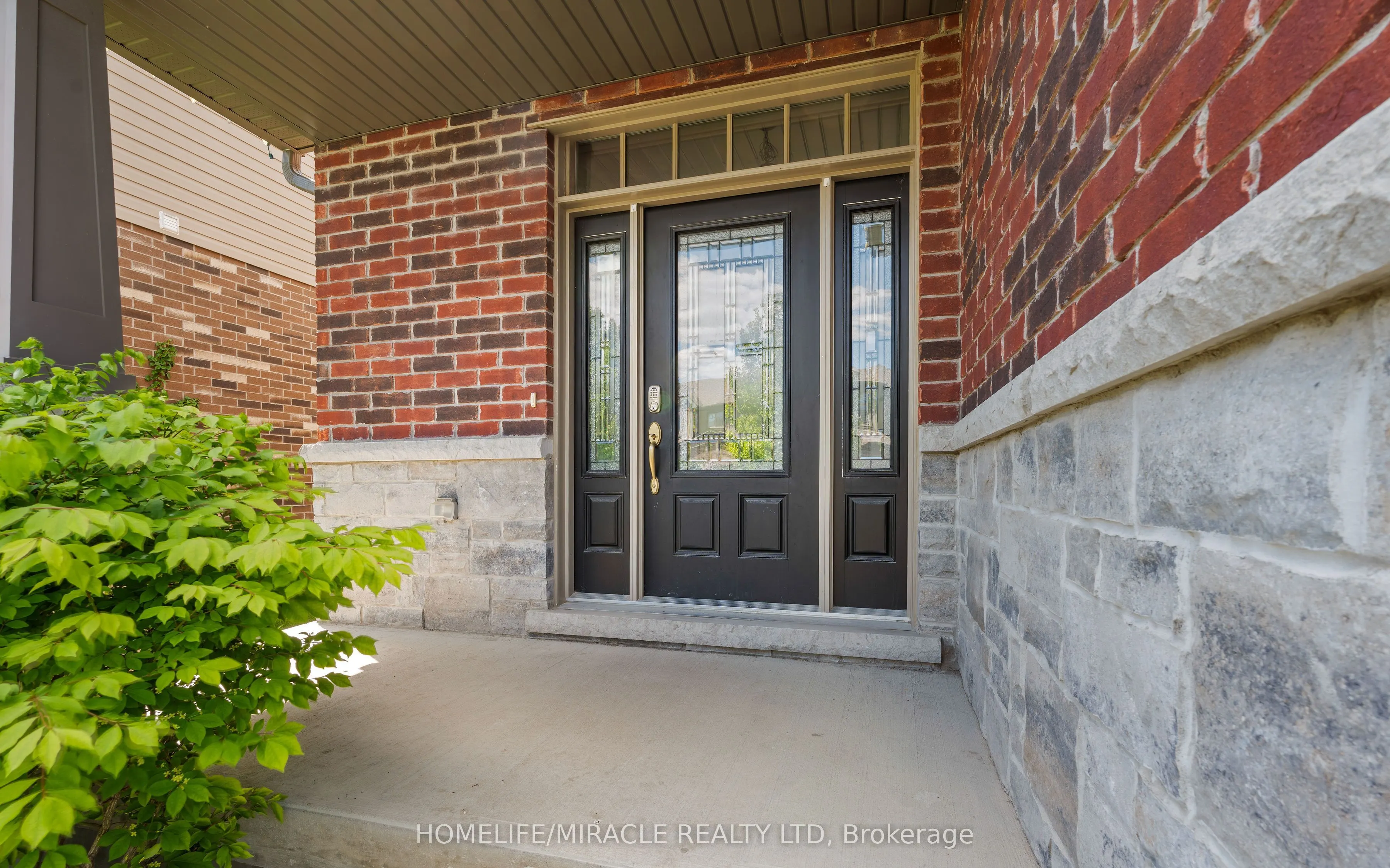 32 Carleton Trail