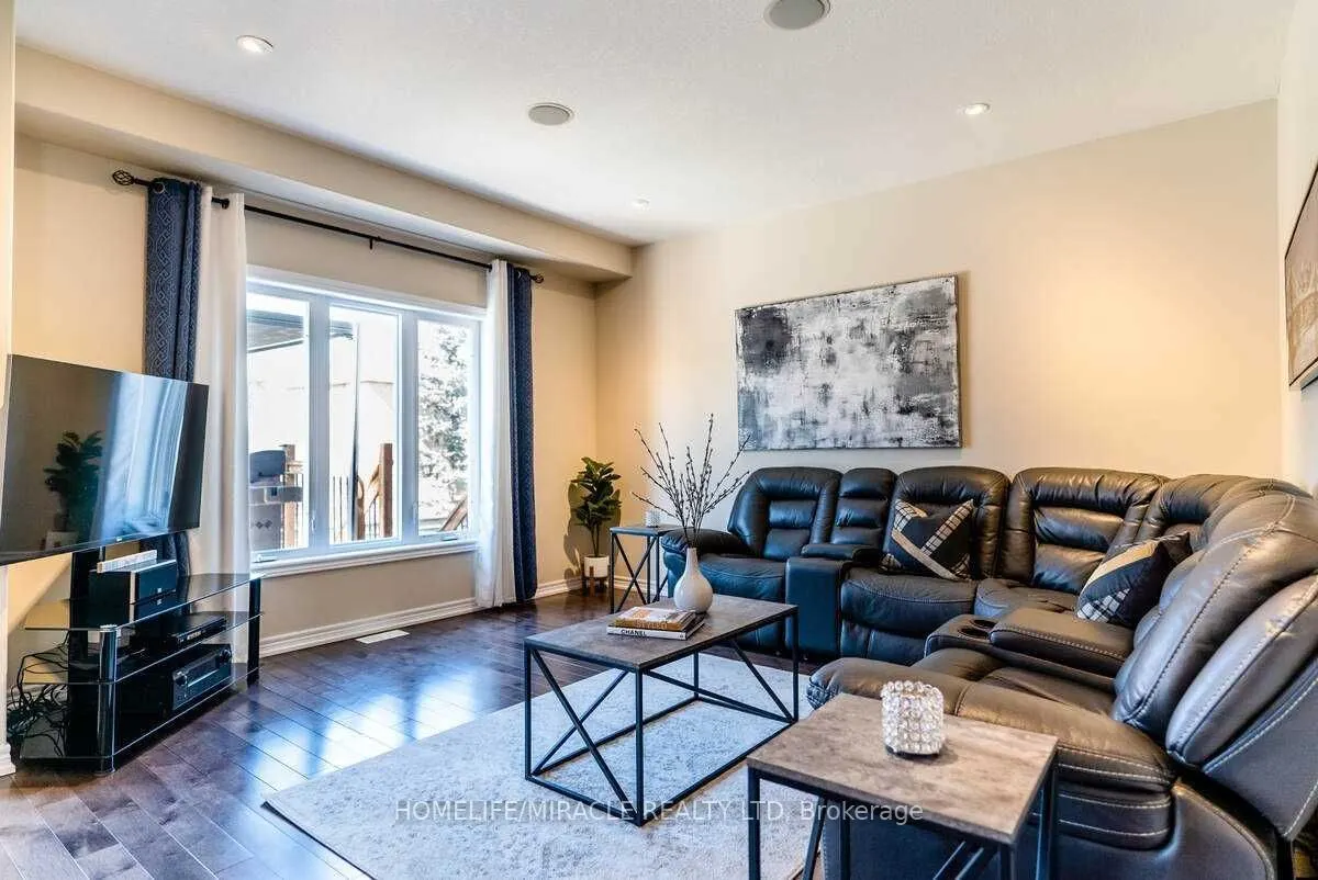 32 Carleton Trail