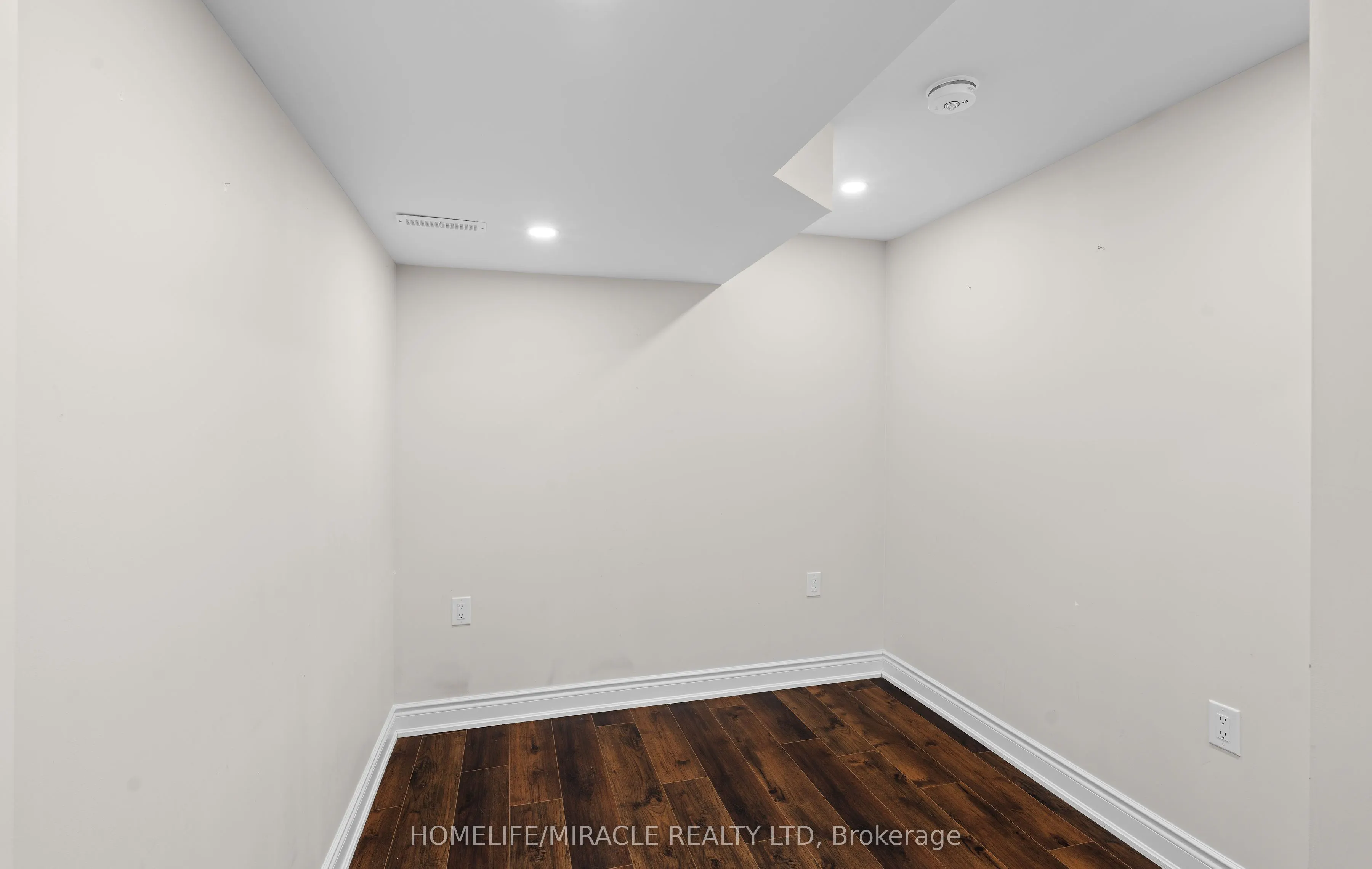 32 Carleton Trail