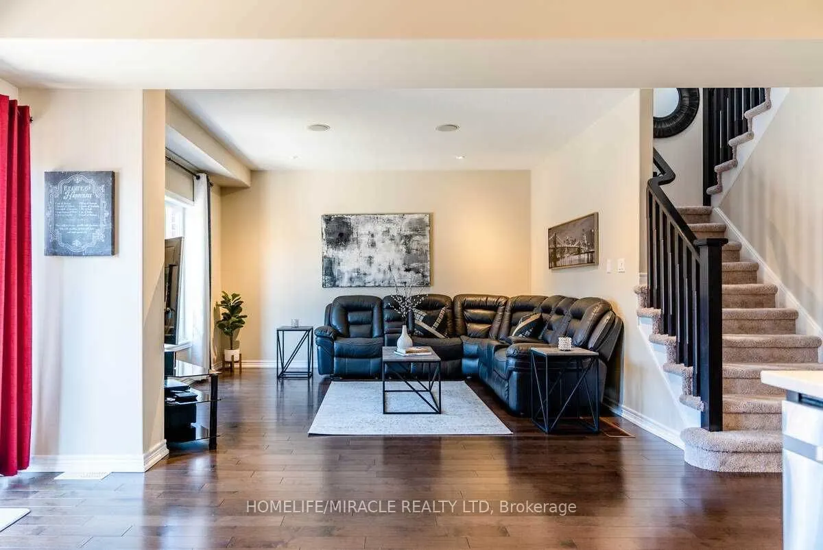 32 Carleton Trail