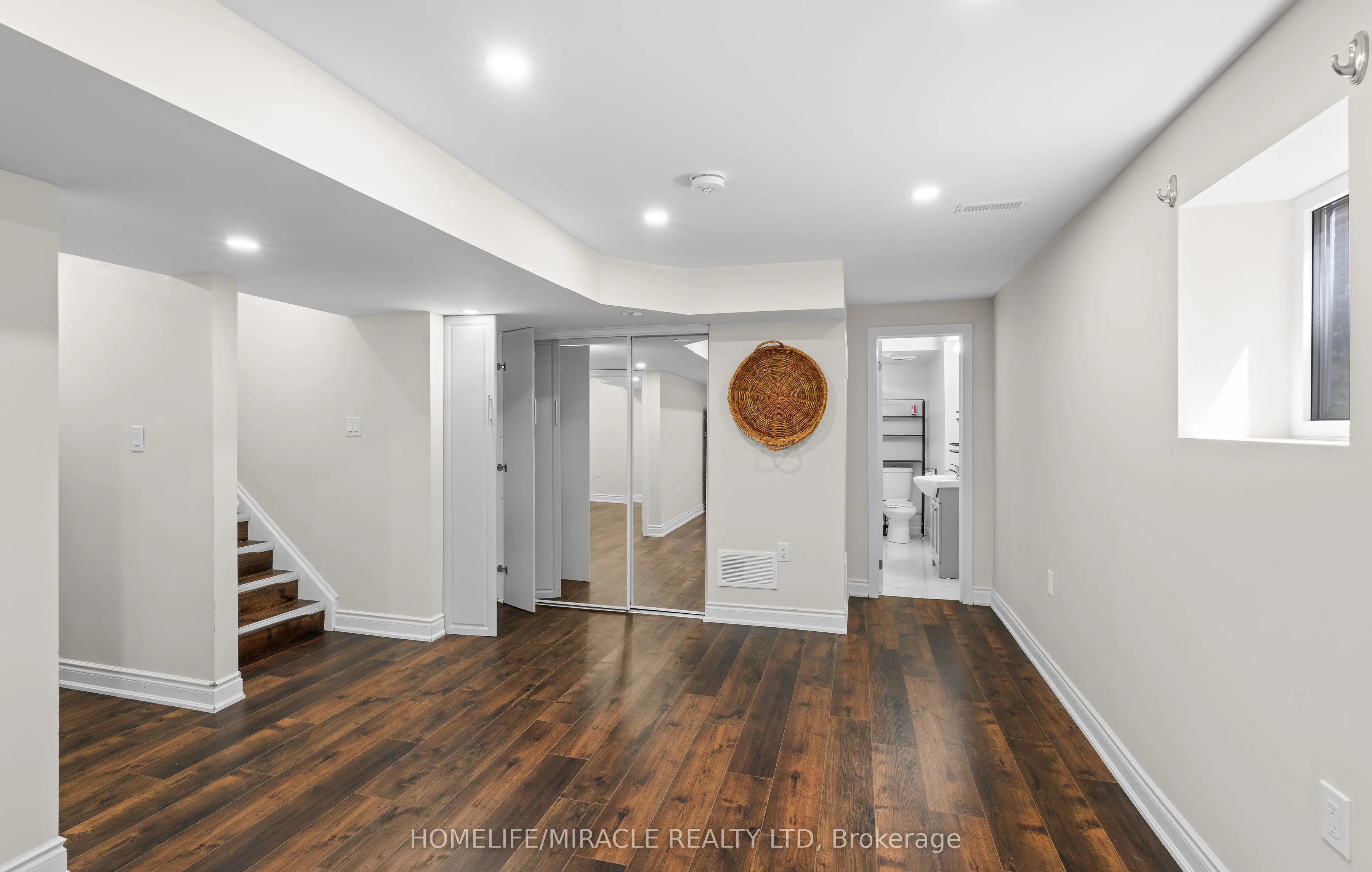 32 Carleton Trail