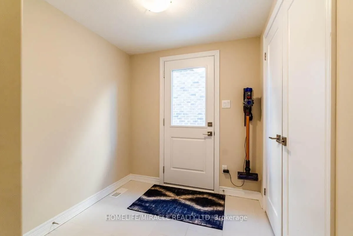 32 Carleton Trail