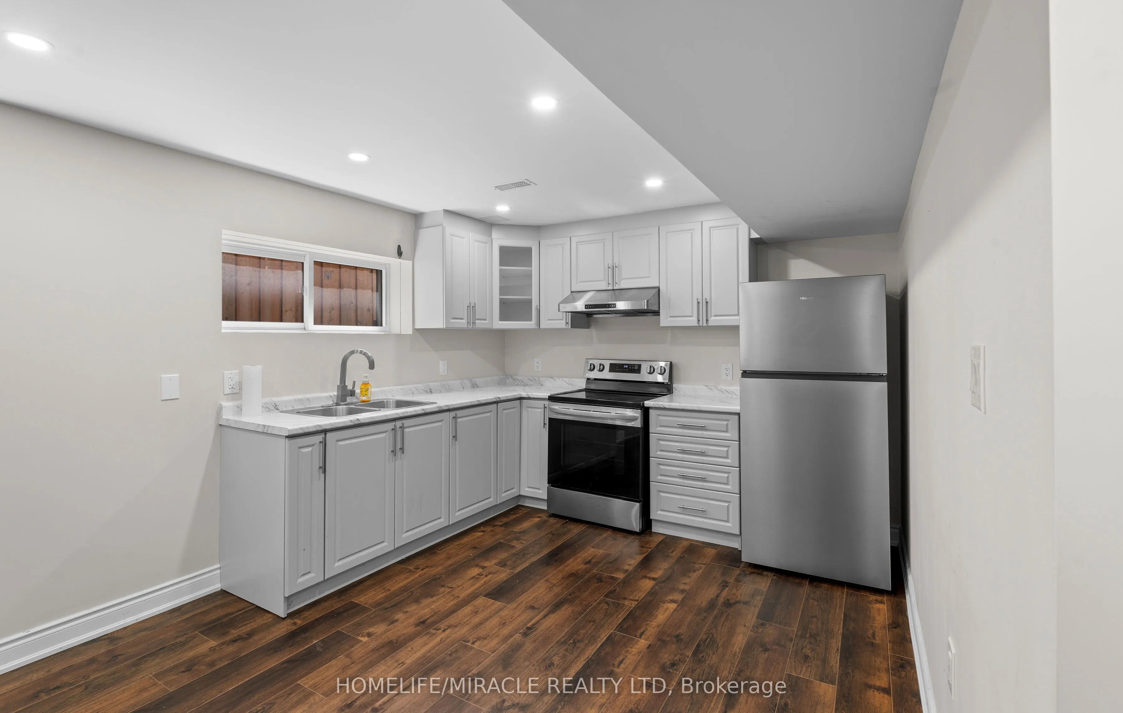 32 Carleton Trail