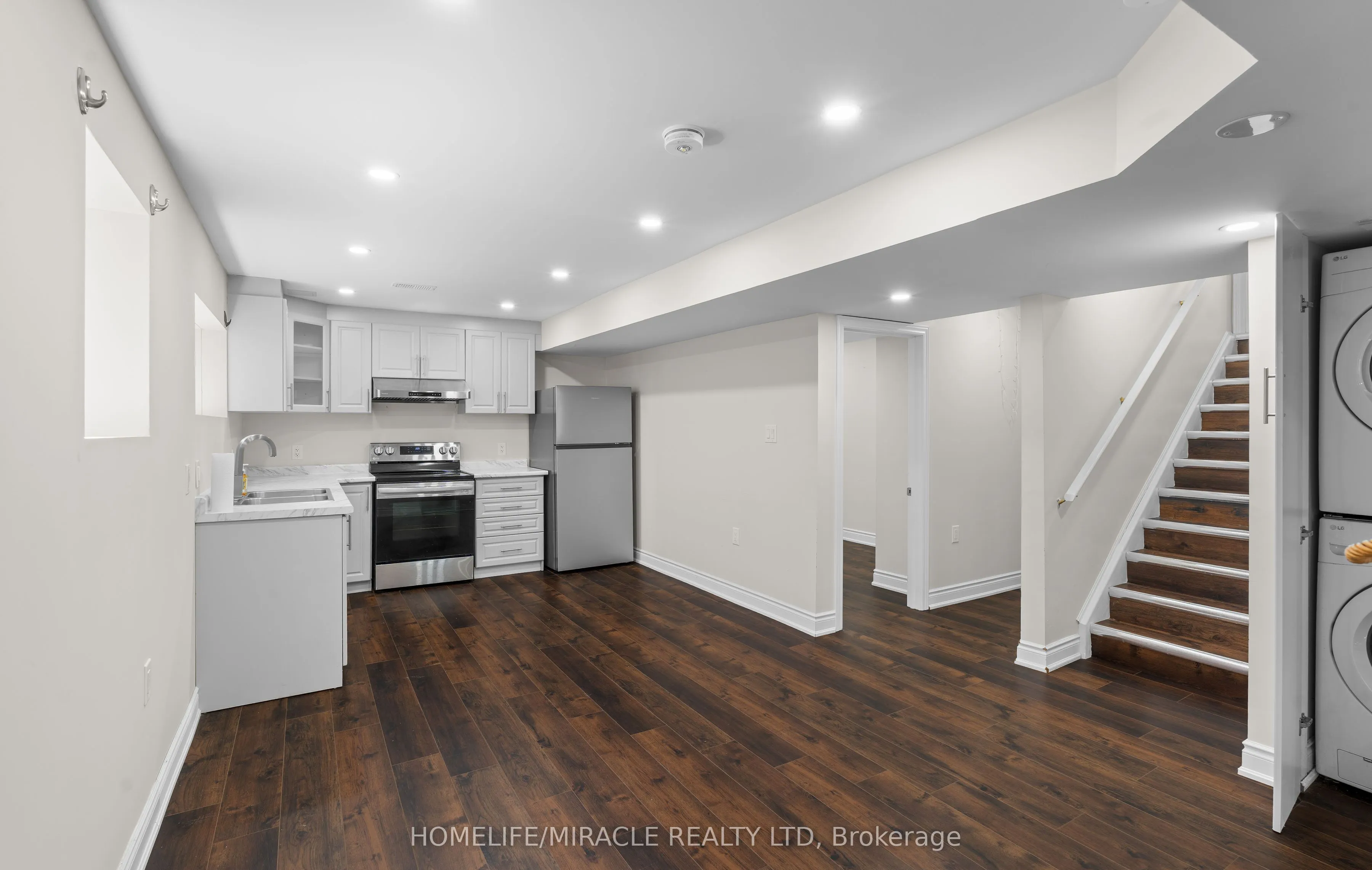 32 Carleton Trail