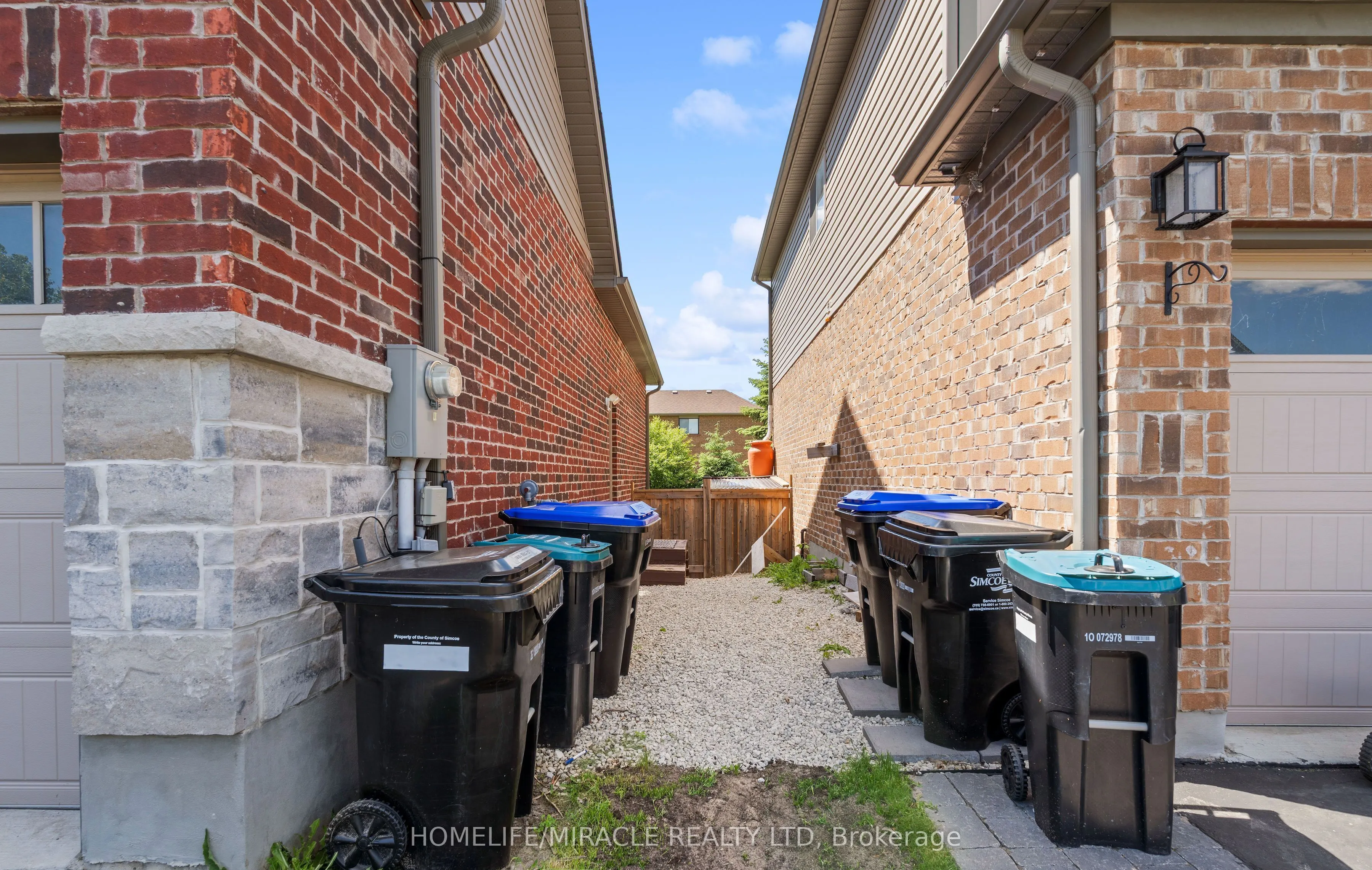 32 Carleton Trail