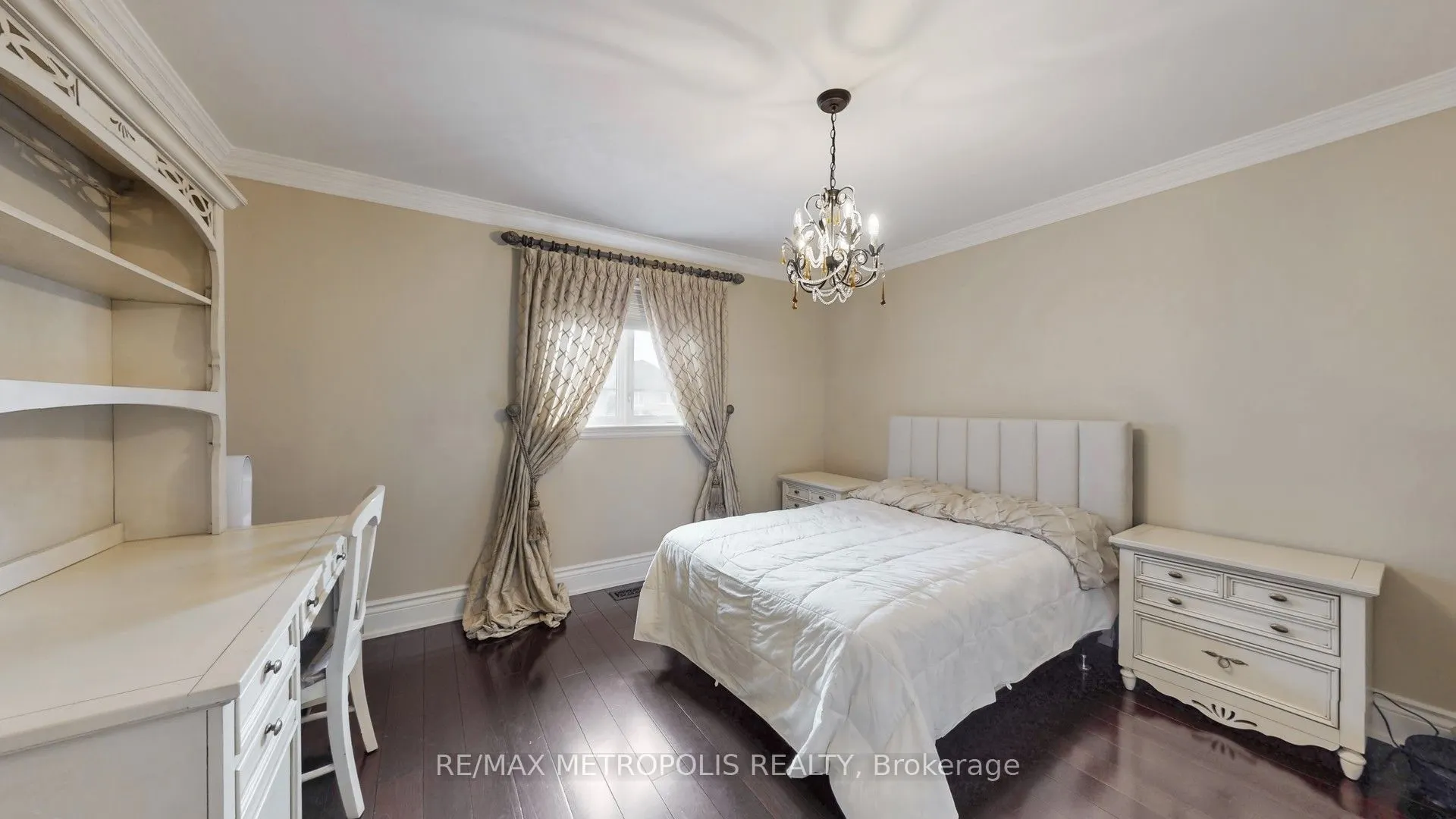 51 Babak Boulevard