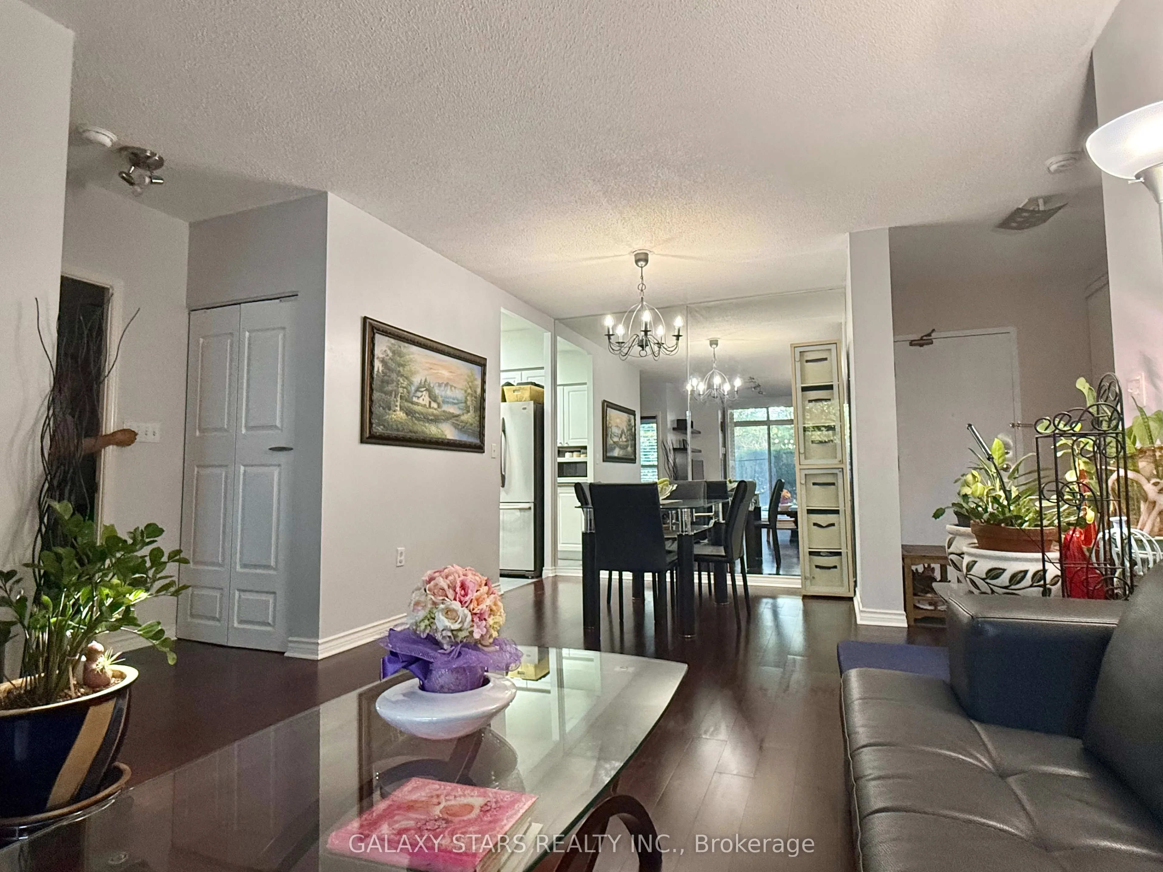 2200 John Street #106