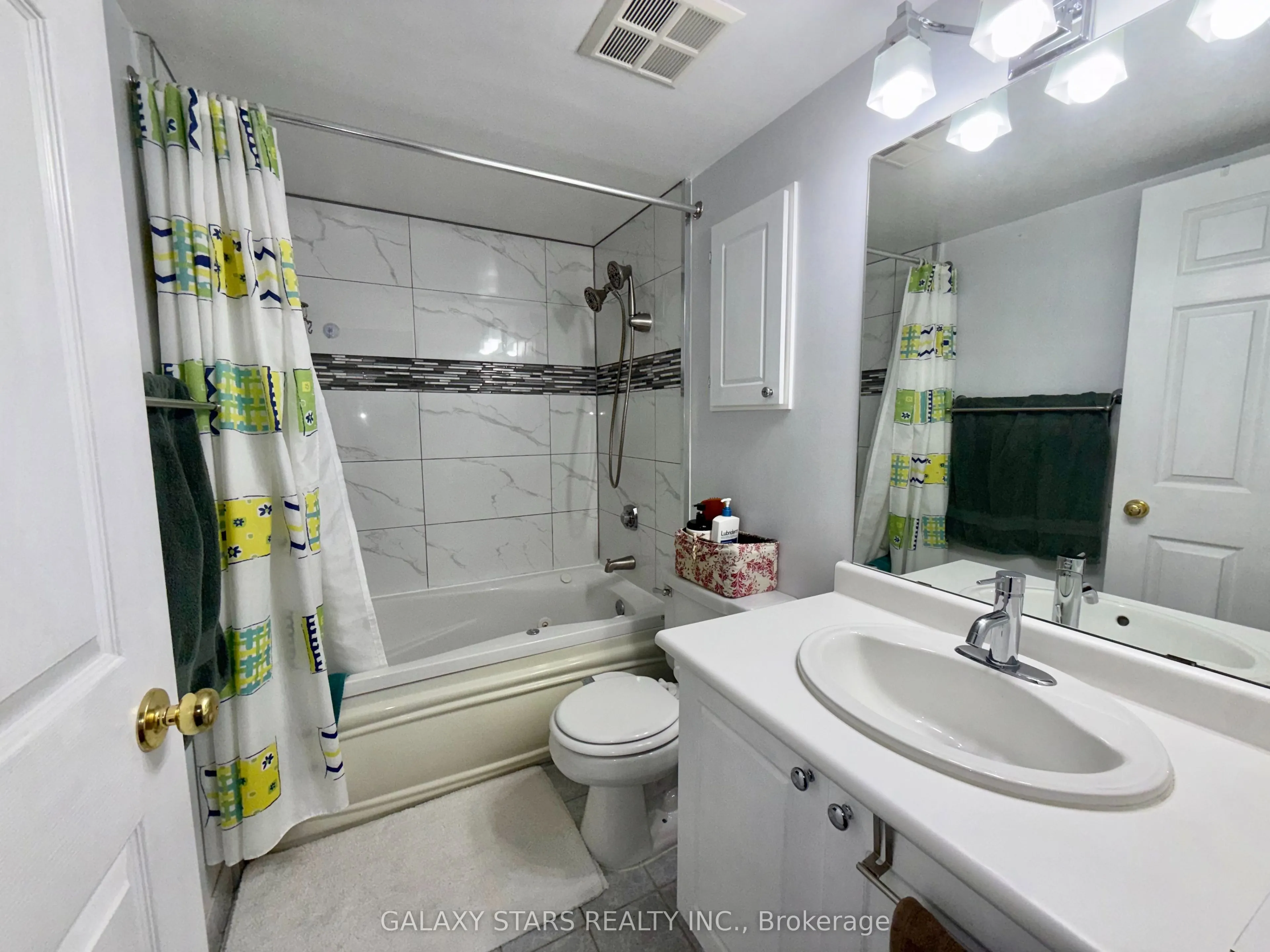 2200 John Street #106