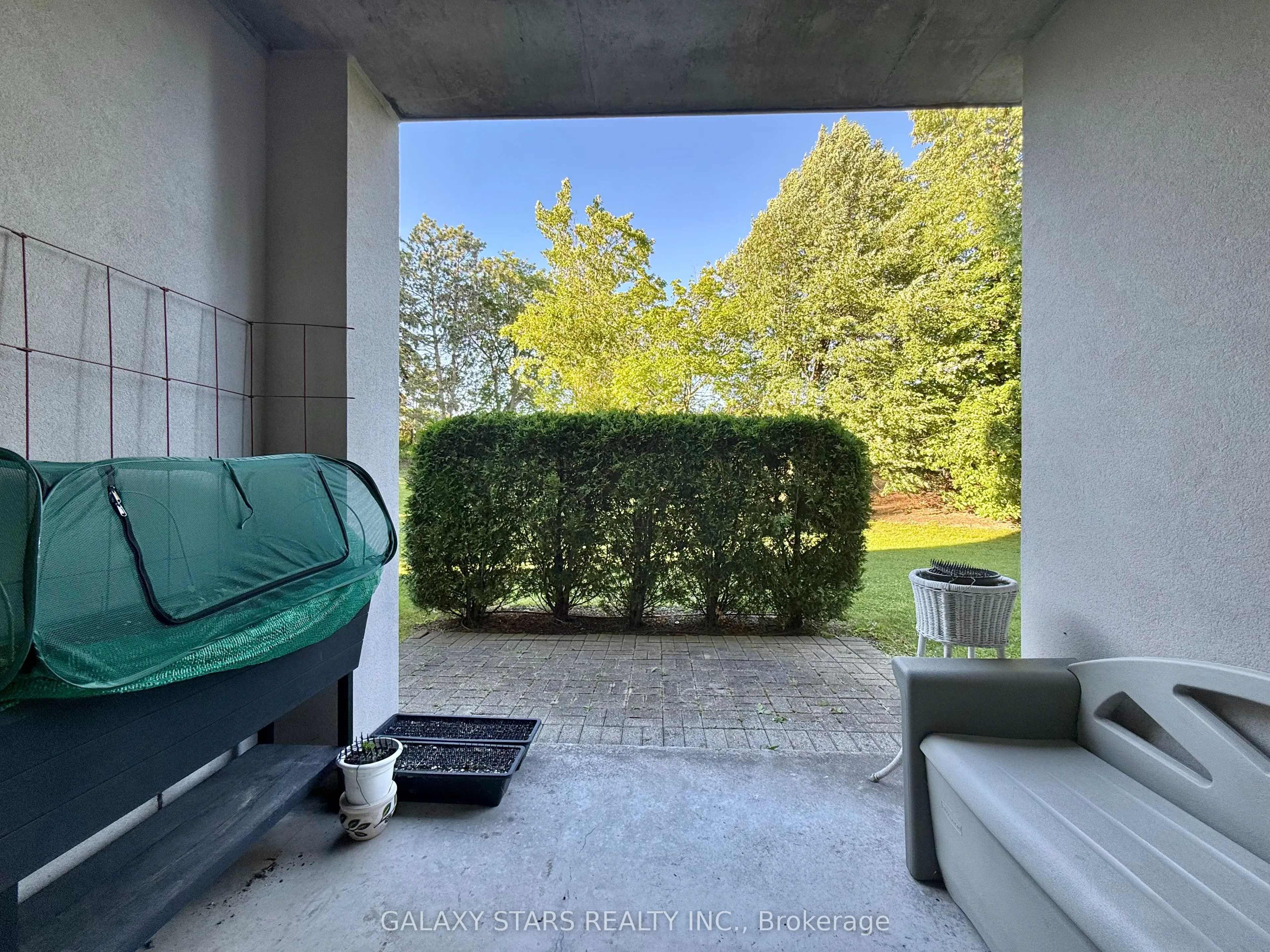 2200 John Street #106