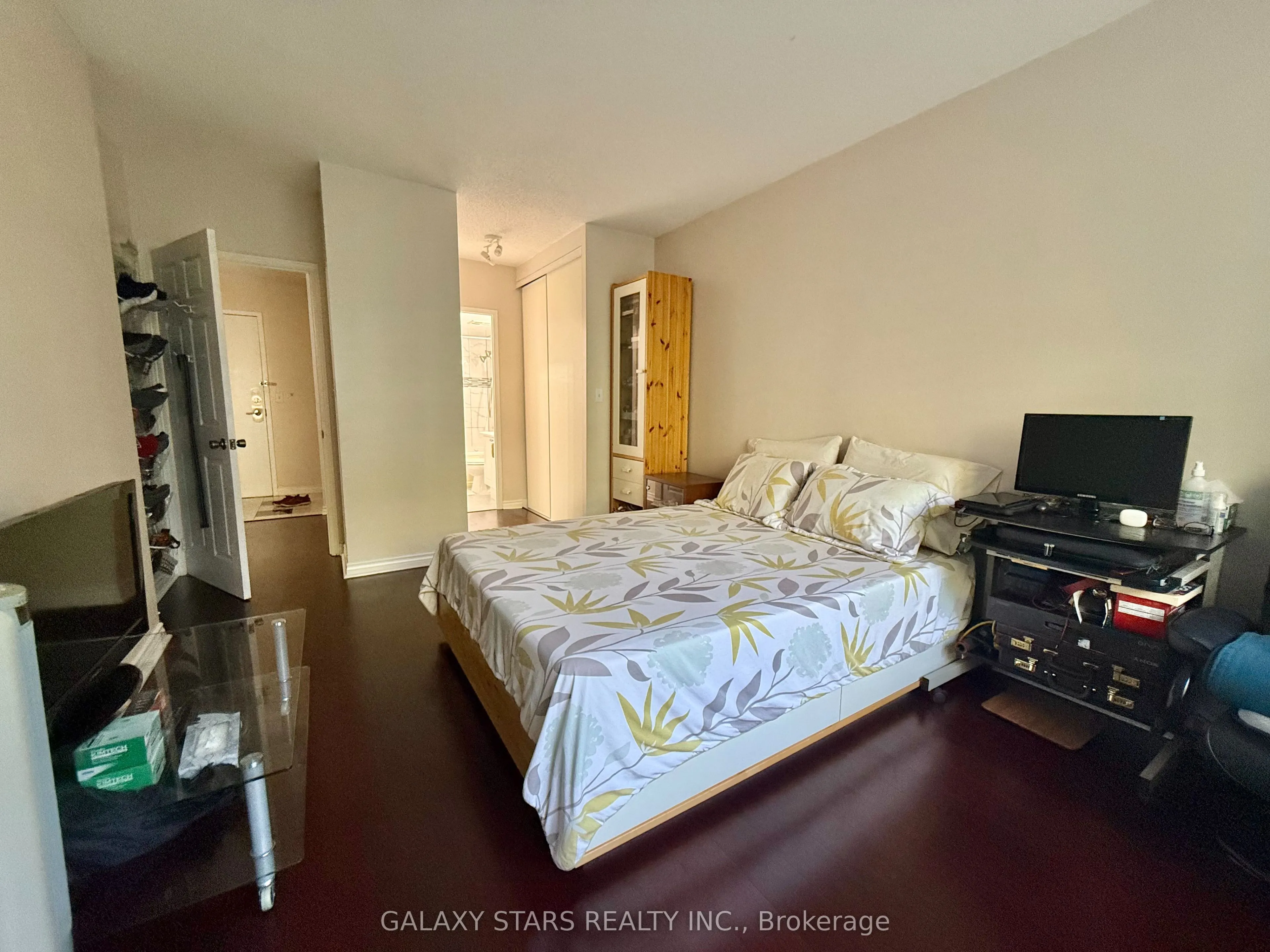 2200 John Street #106