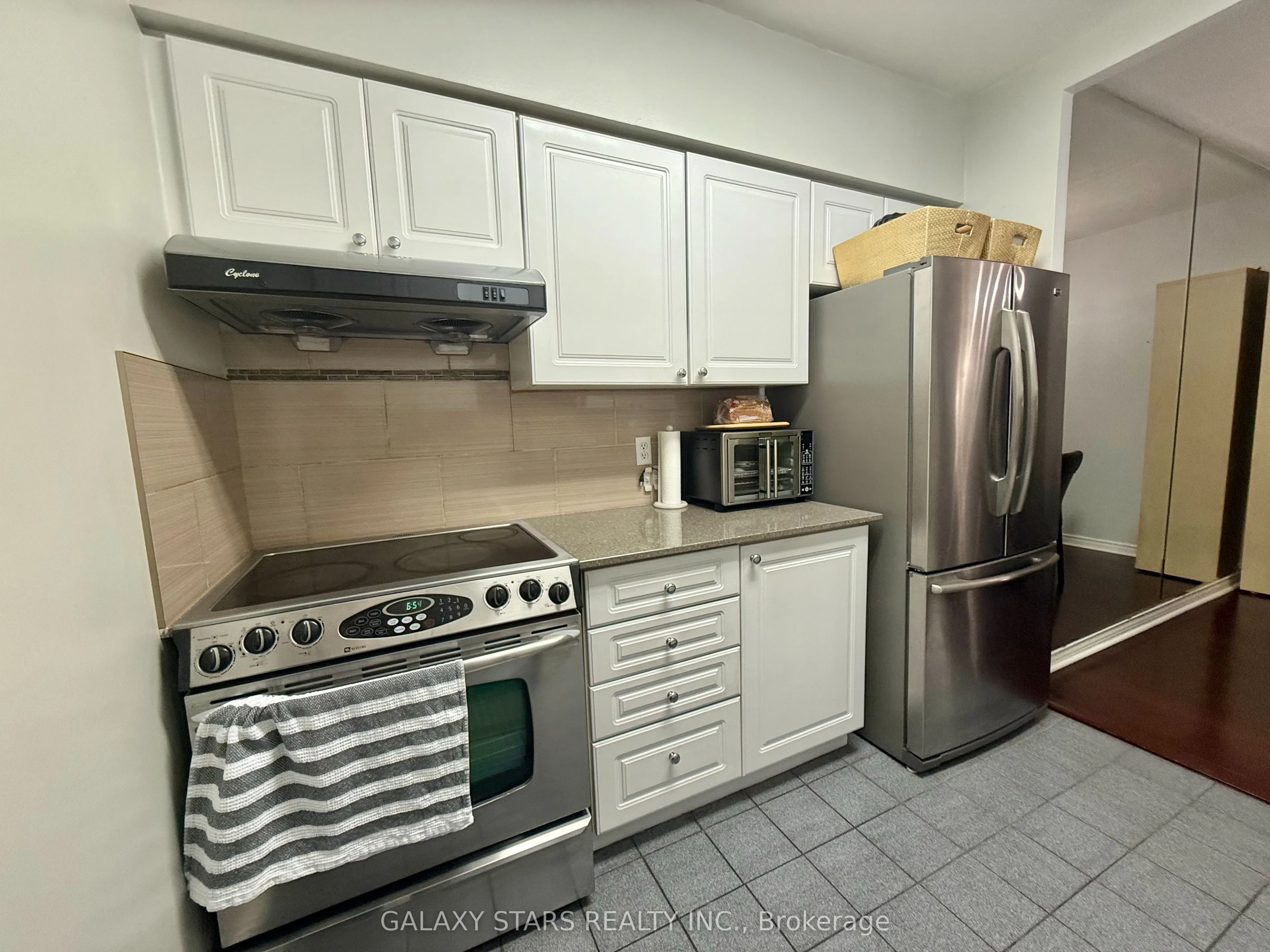 2200 John Street #106