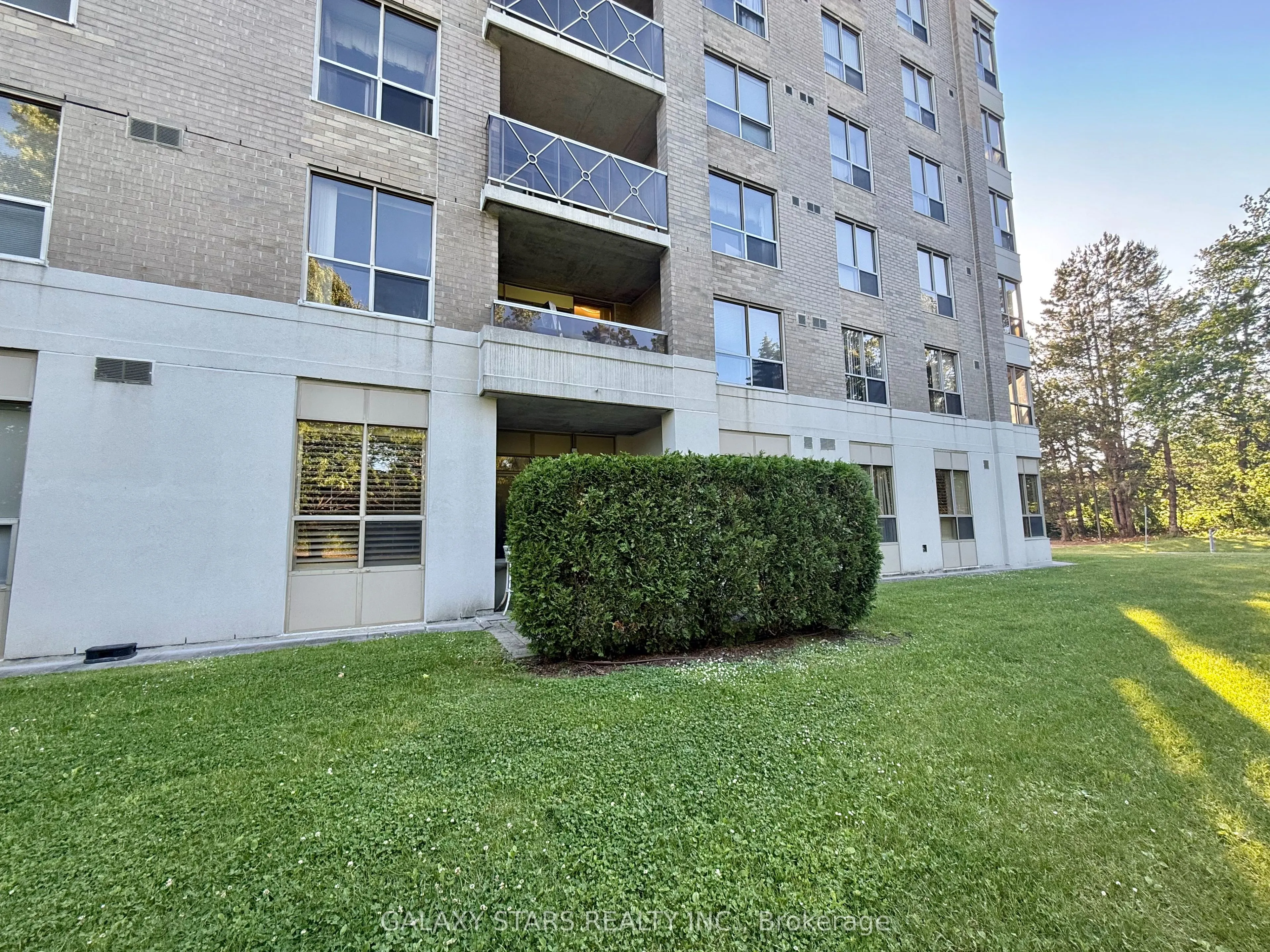 2200 John Street #106