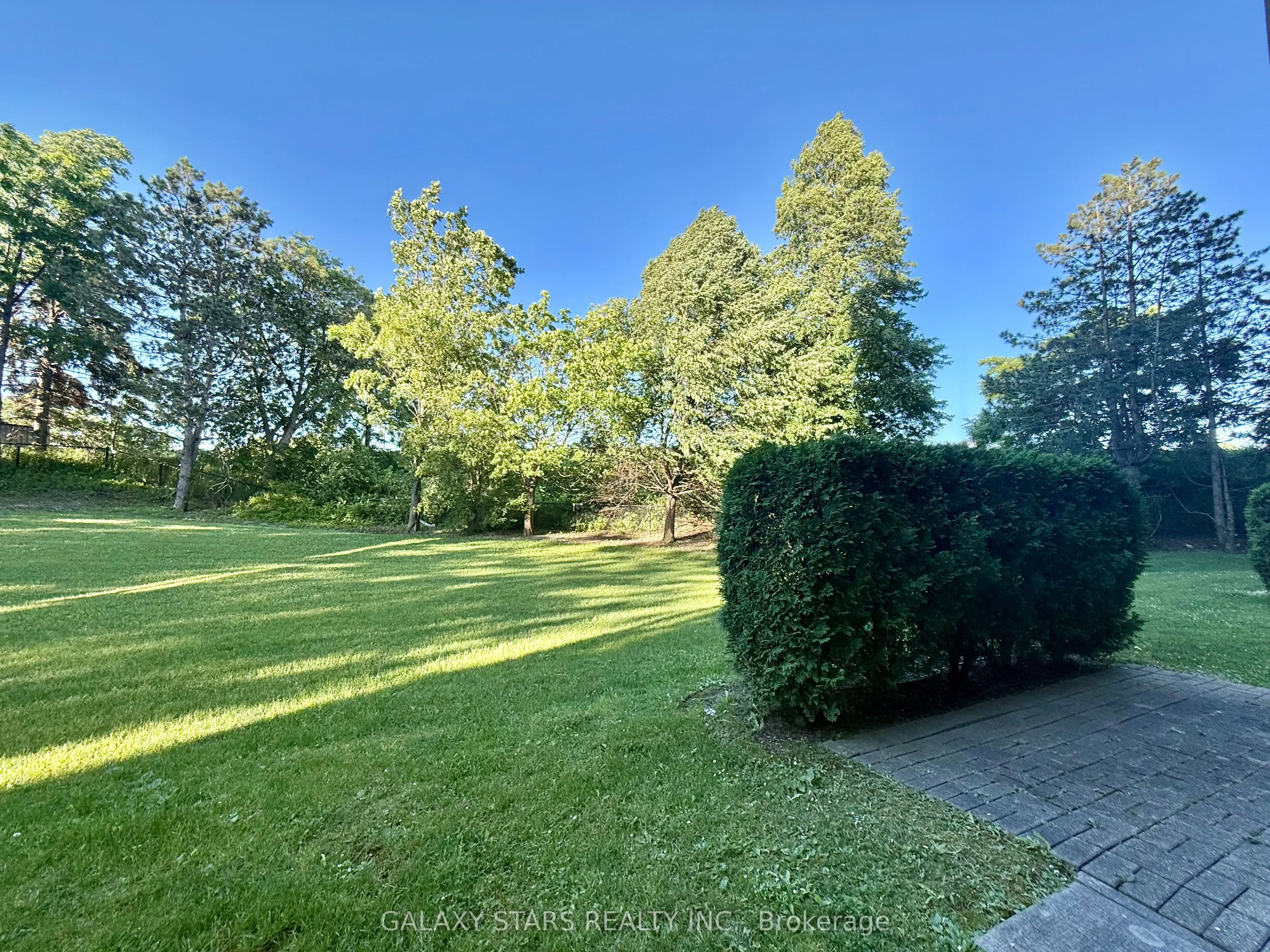 2200 John Street #106