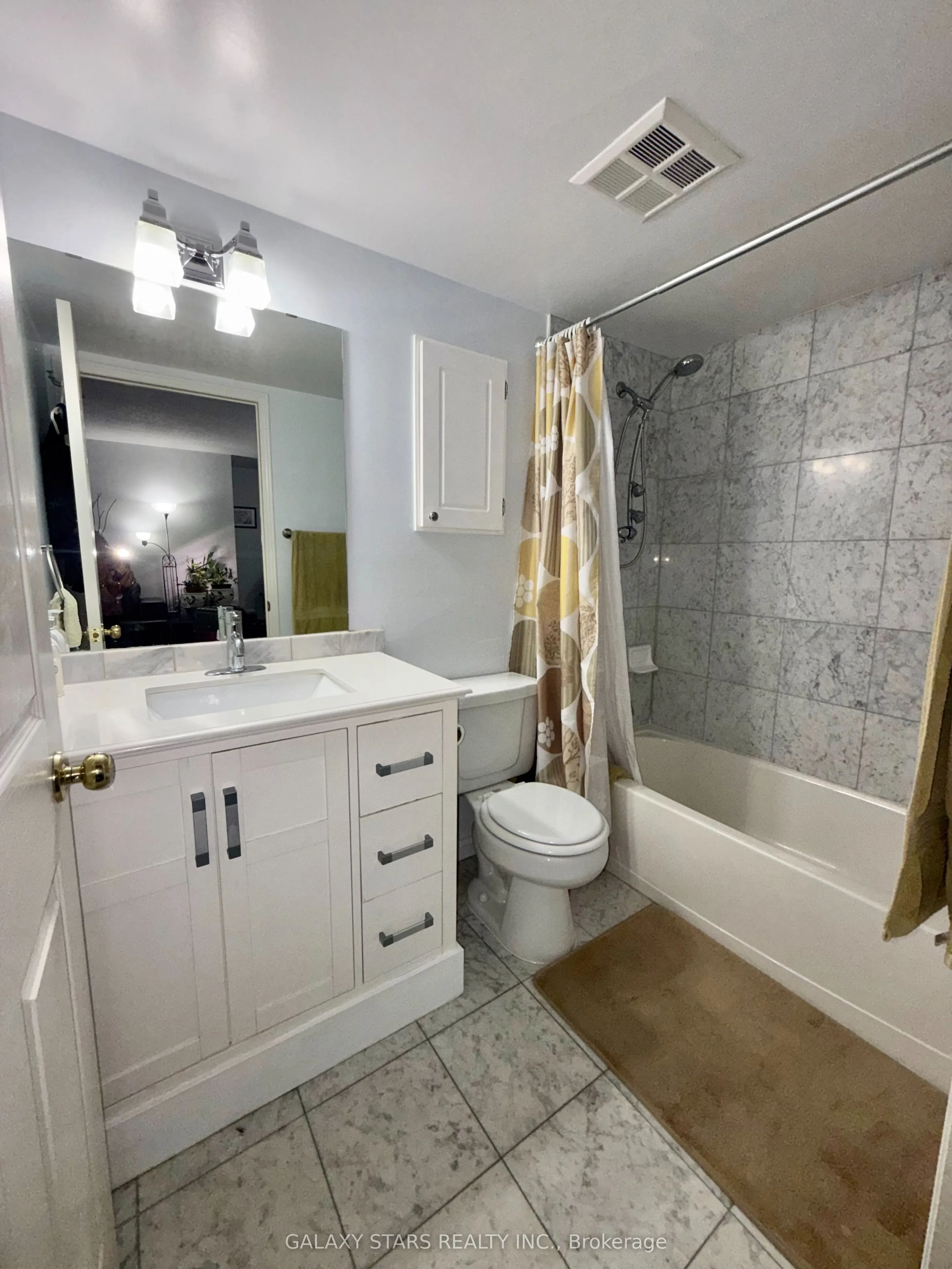 2200 John Street #106