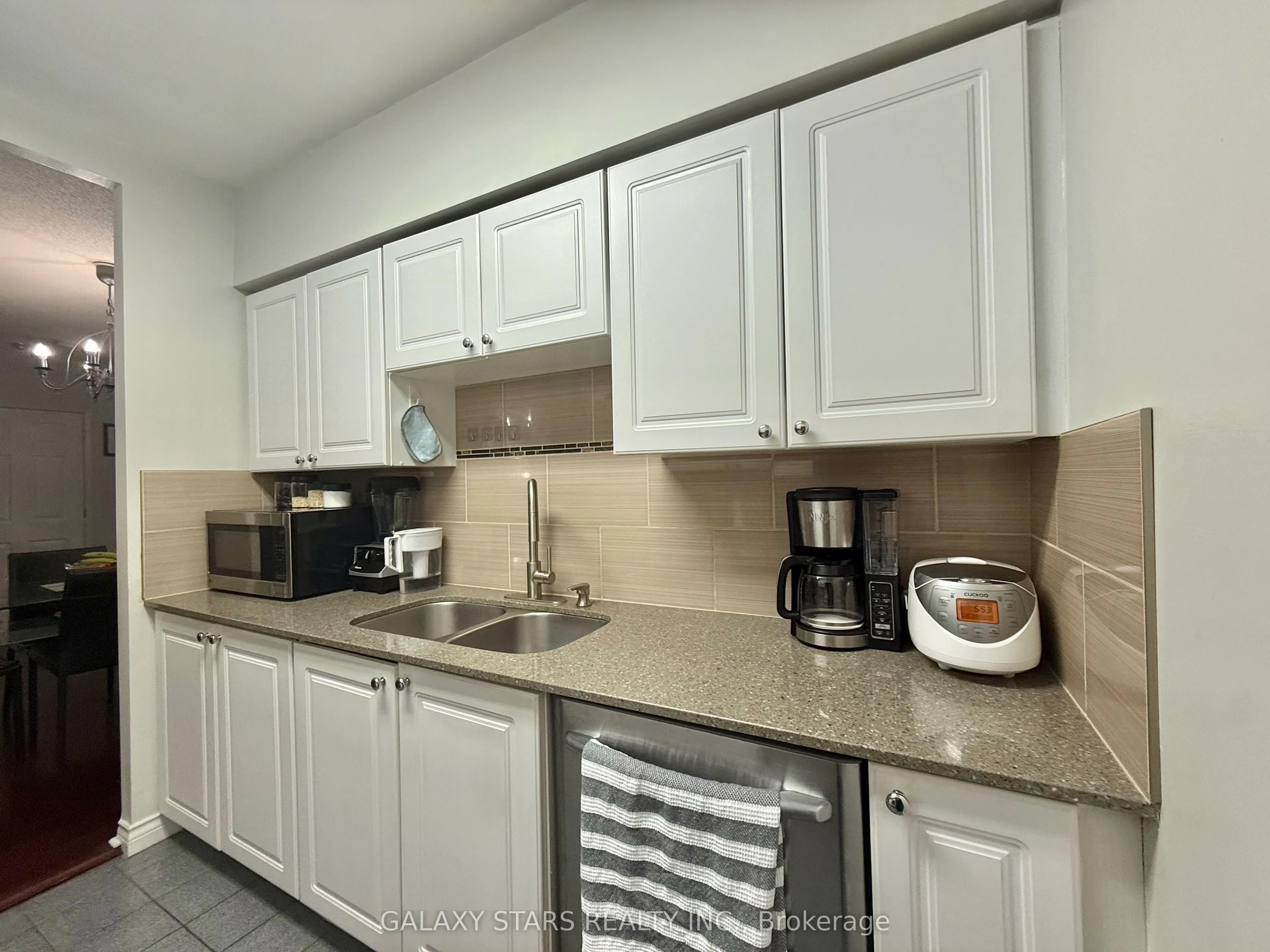2200 John Street #106