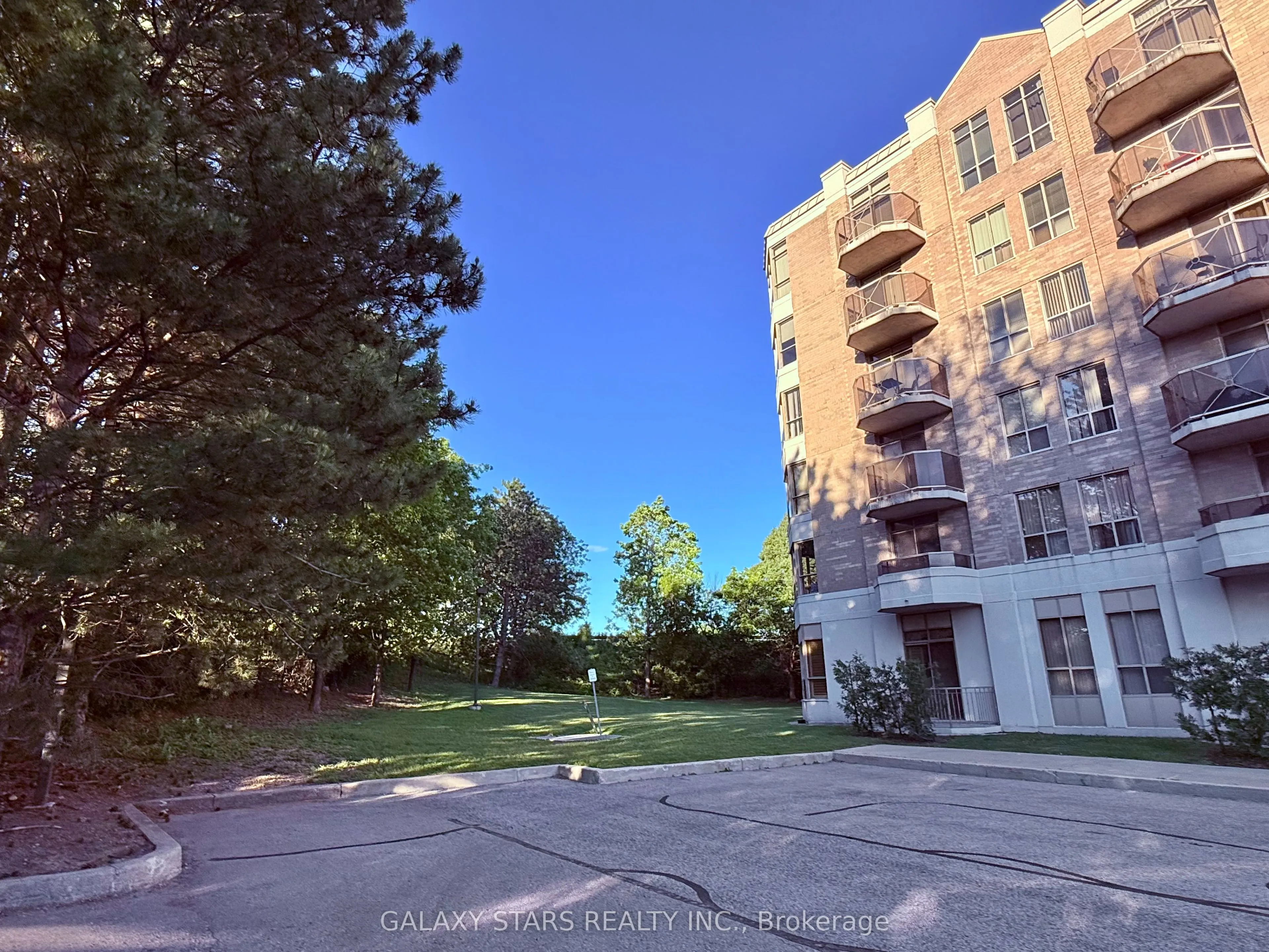 2200 John Street #106