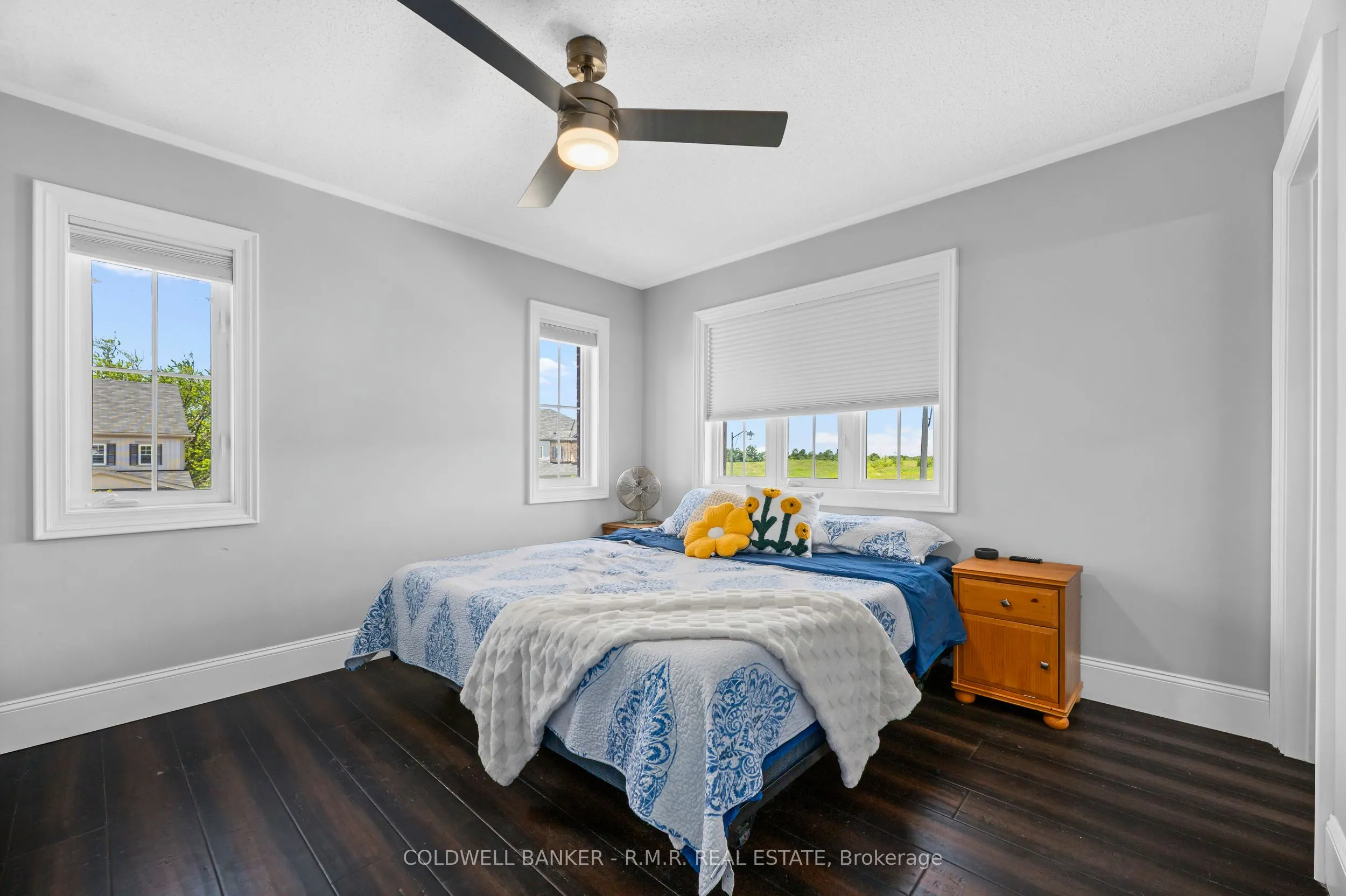 3 Don Hadden Crescent