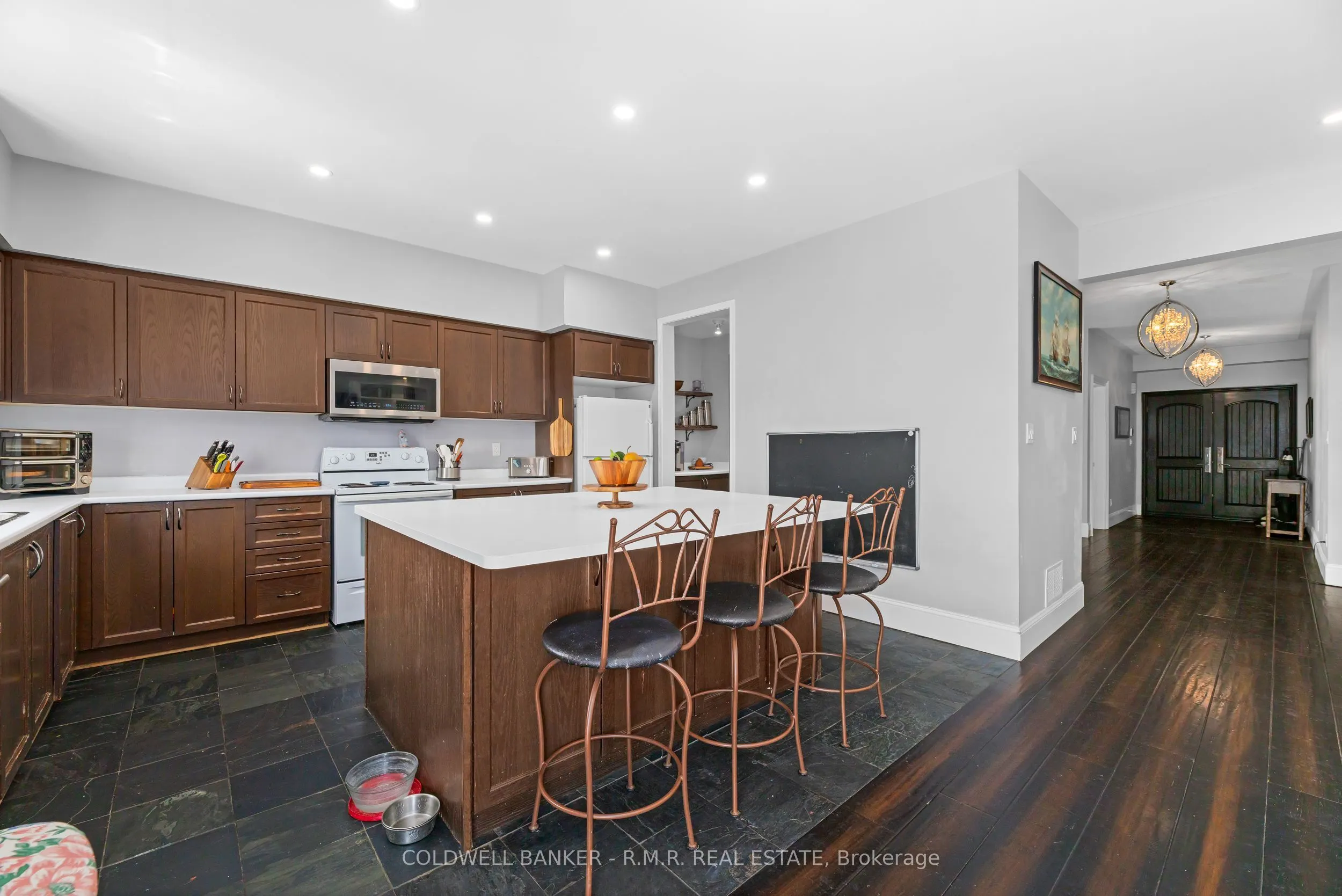 3 Don Hadden Crescent