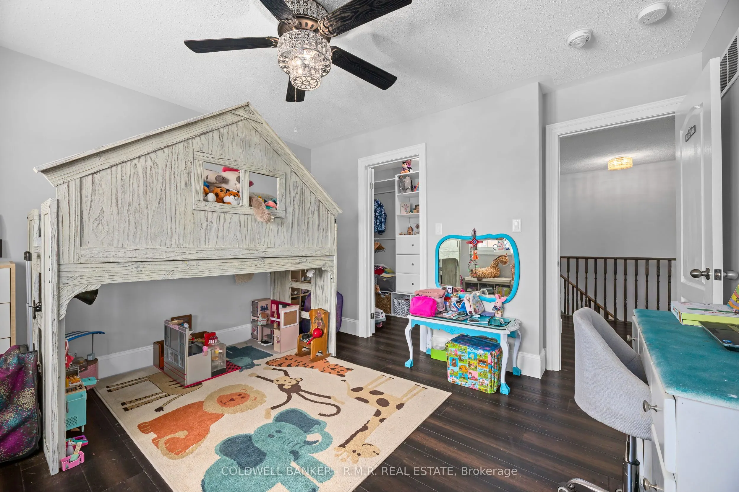 3 Don Hadden Crescent