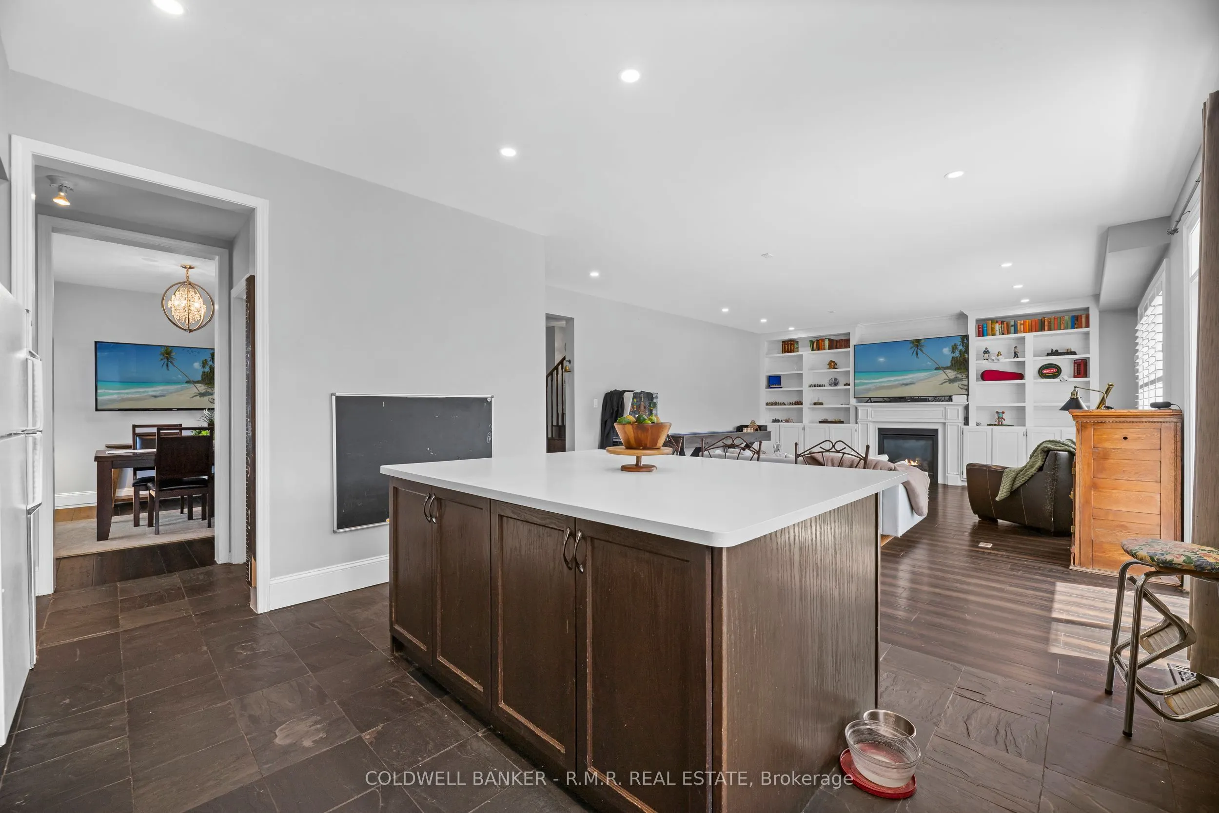 3 Don Hadden Crescent