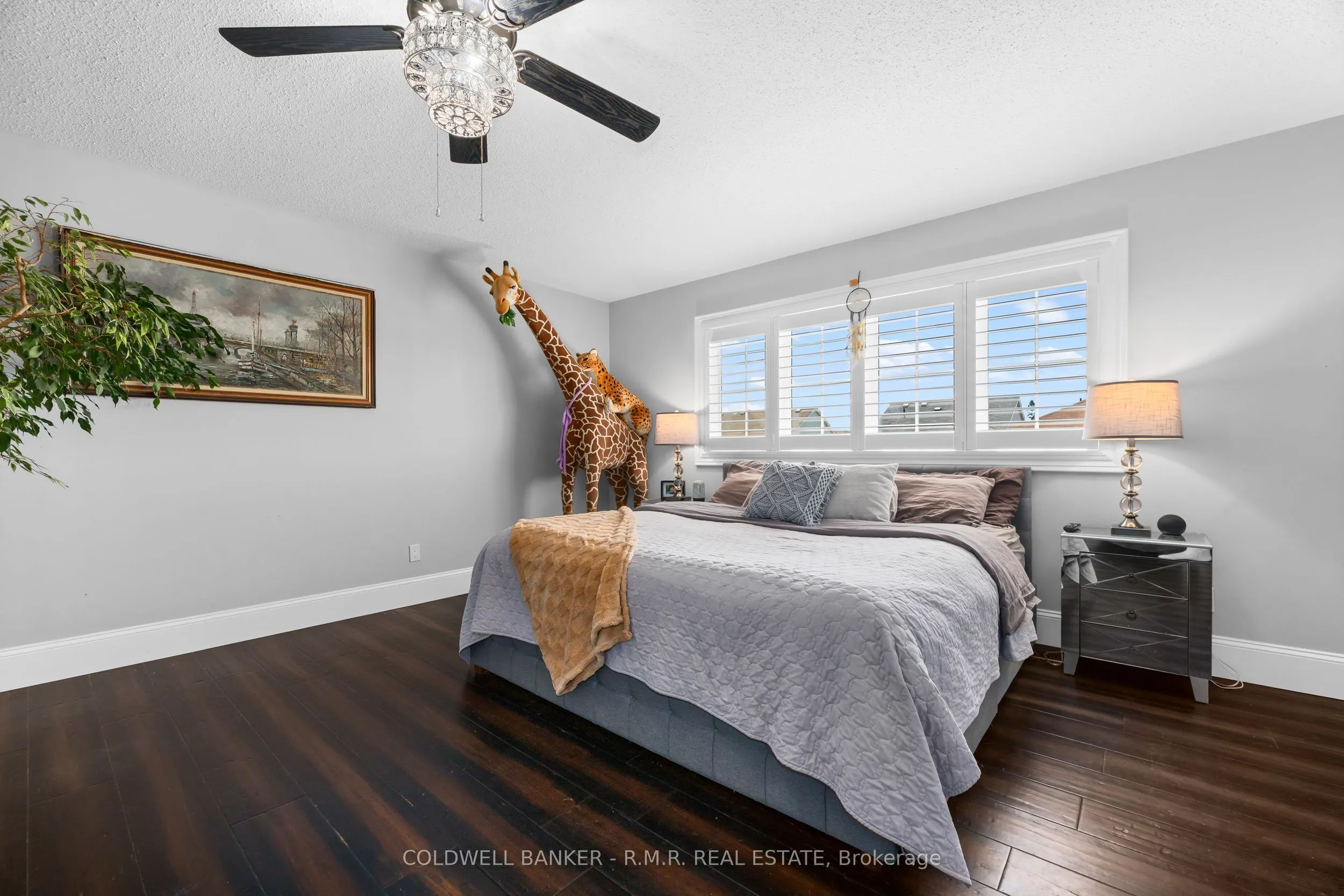 3 Don Hadden Crescent