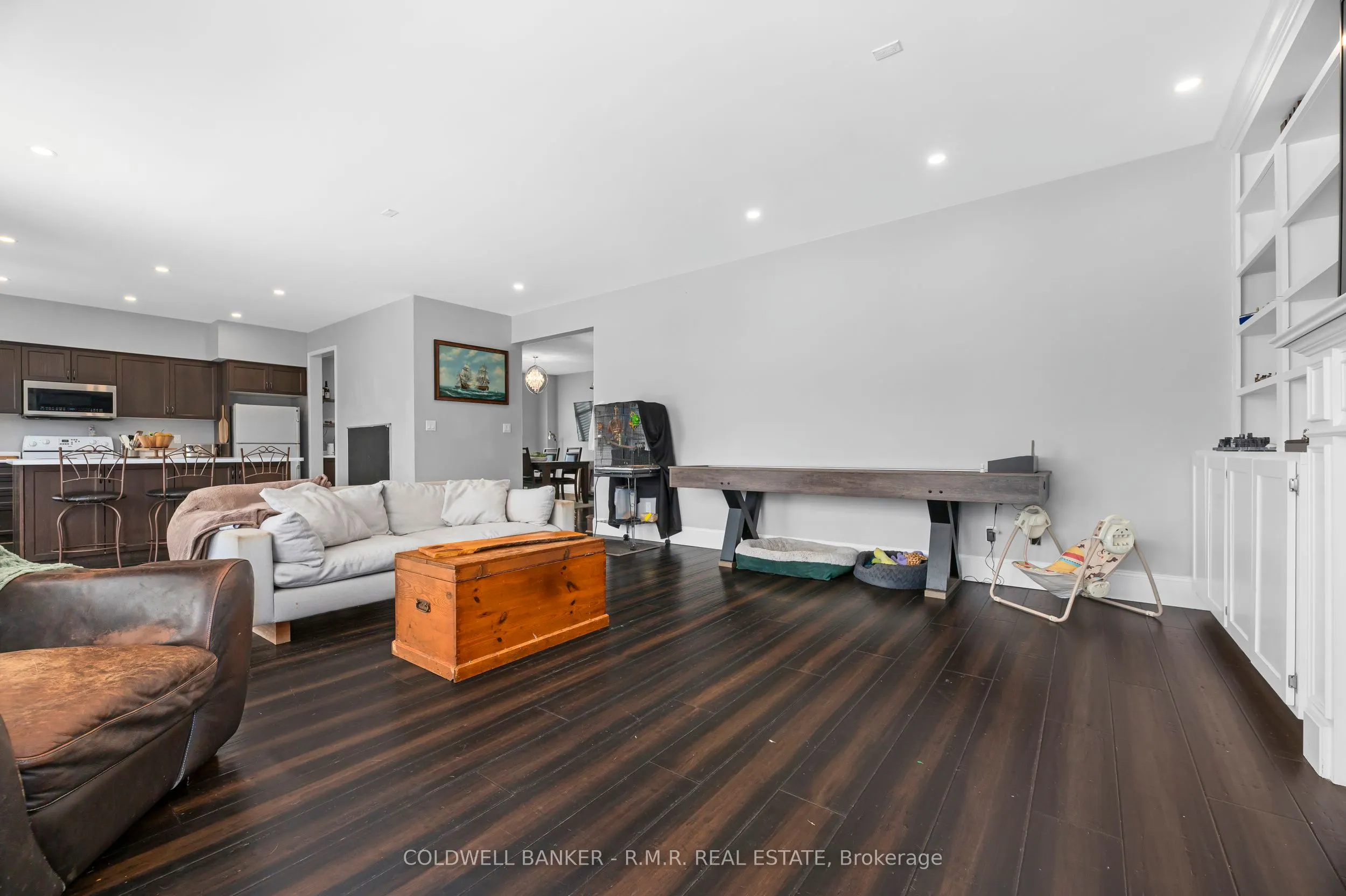 3 Don Hadden Crescent