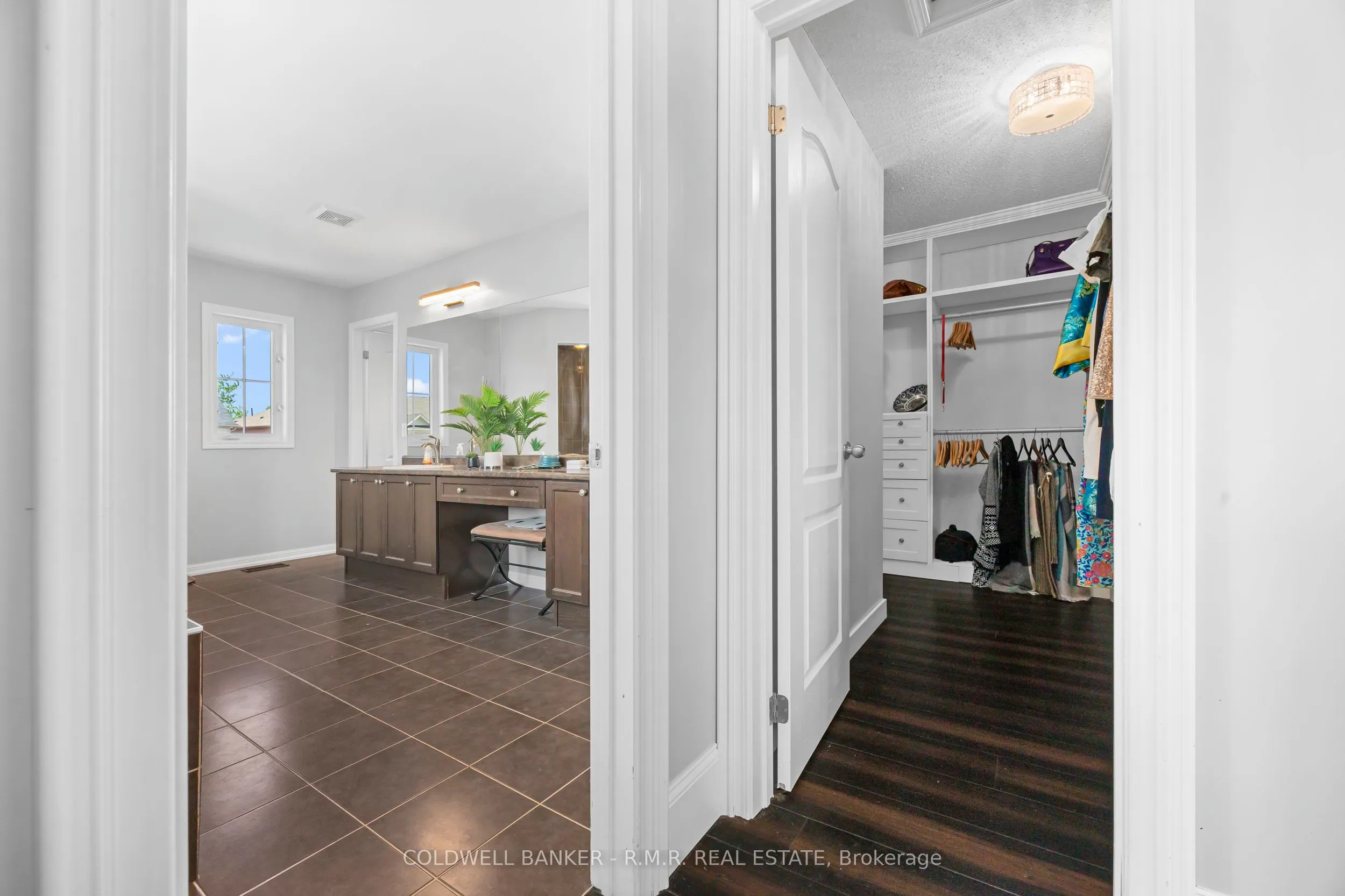 3 Don Hadden Crescent