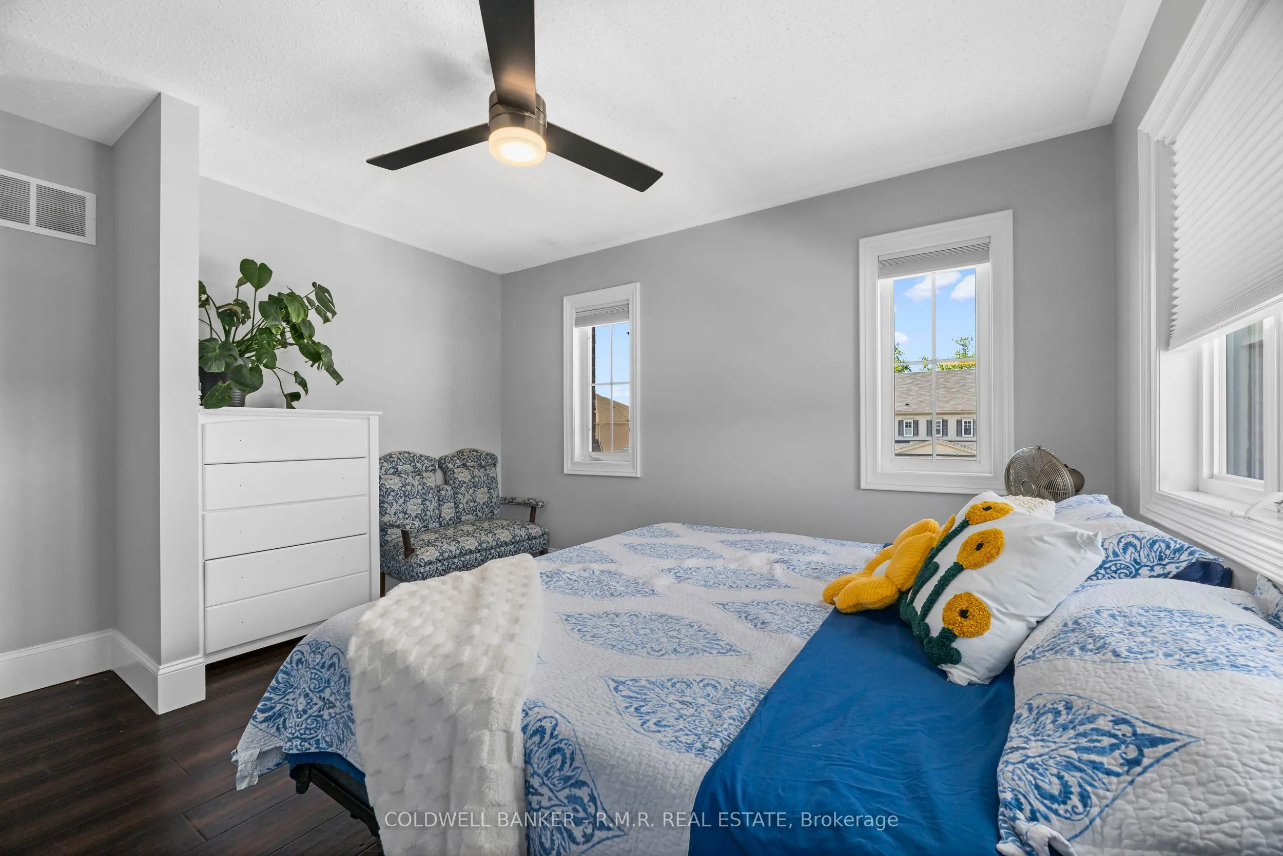 3 Don Hadden Crescent