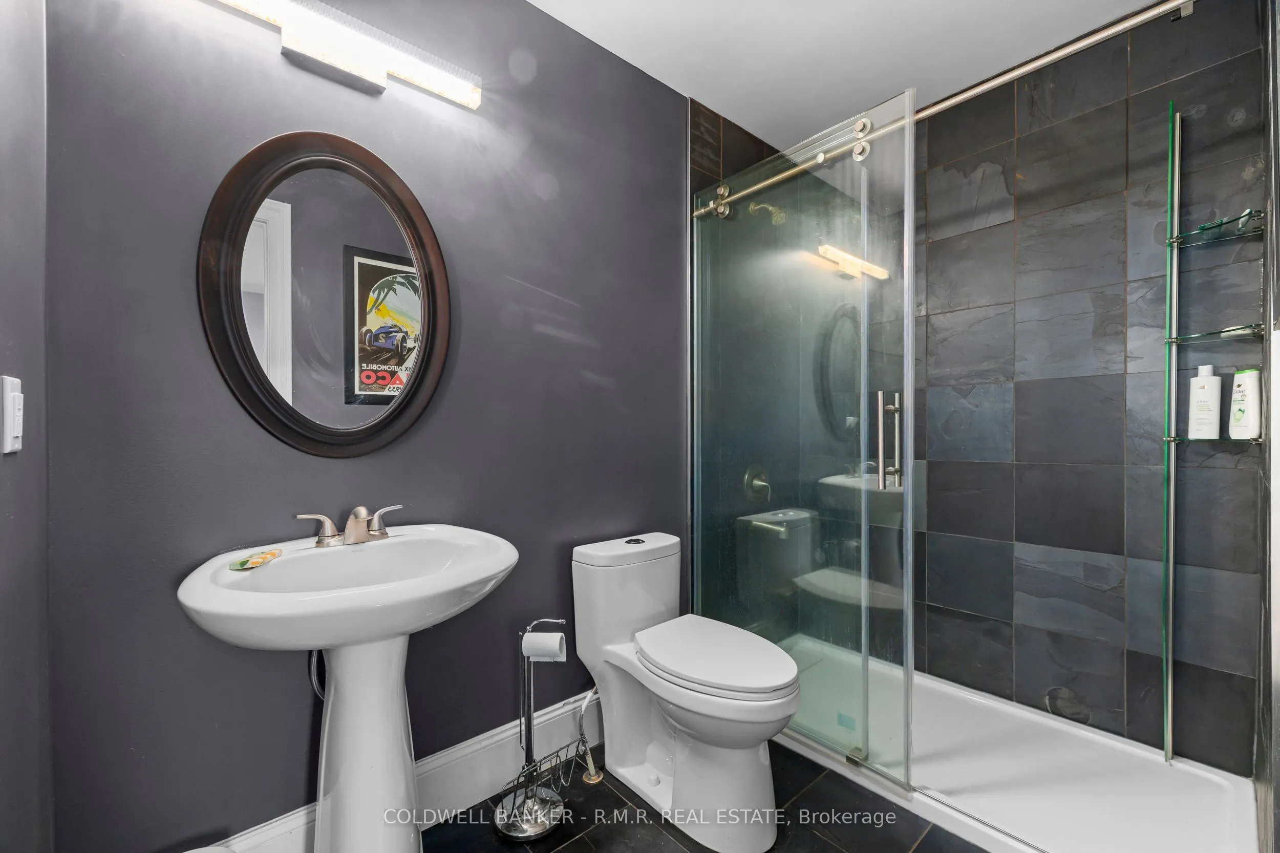 3 Don Hadden Crescent