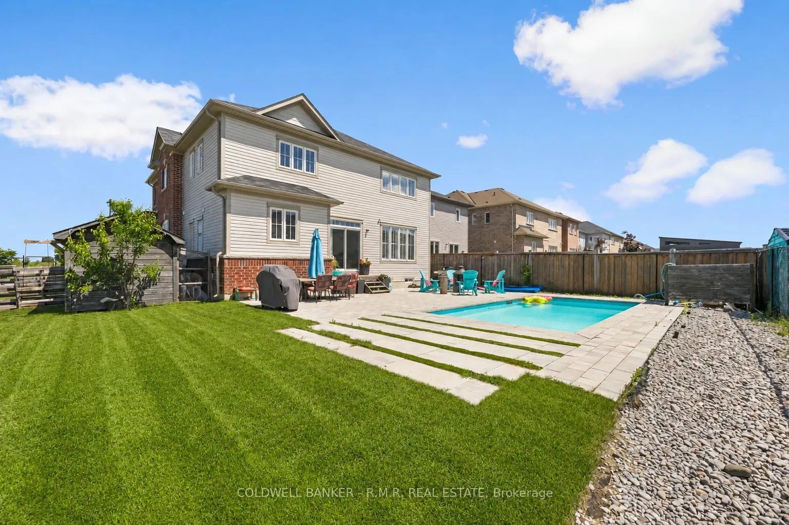 3 Don Hadden Crescent