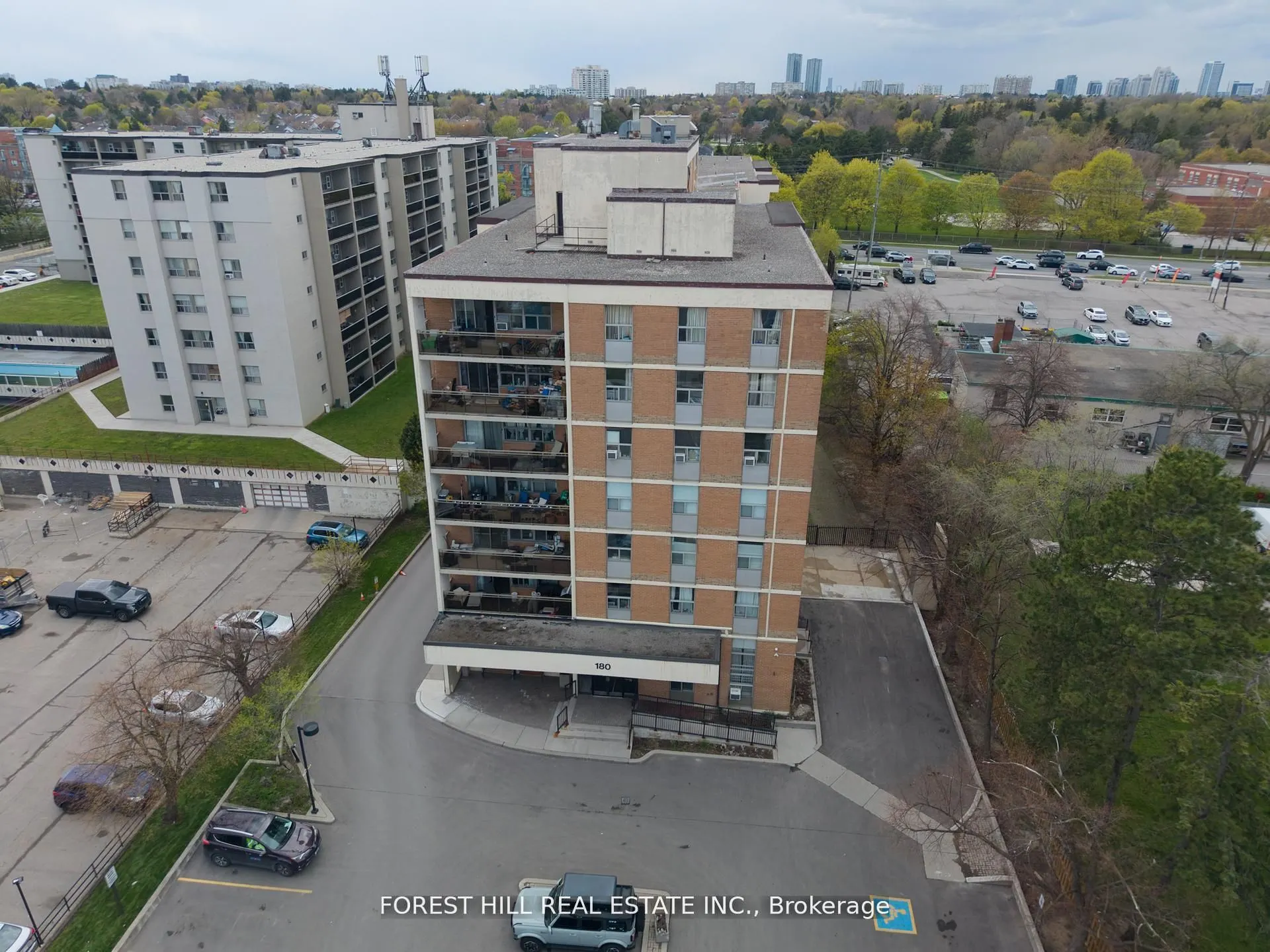 180 DUDLEY Avenue #302