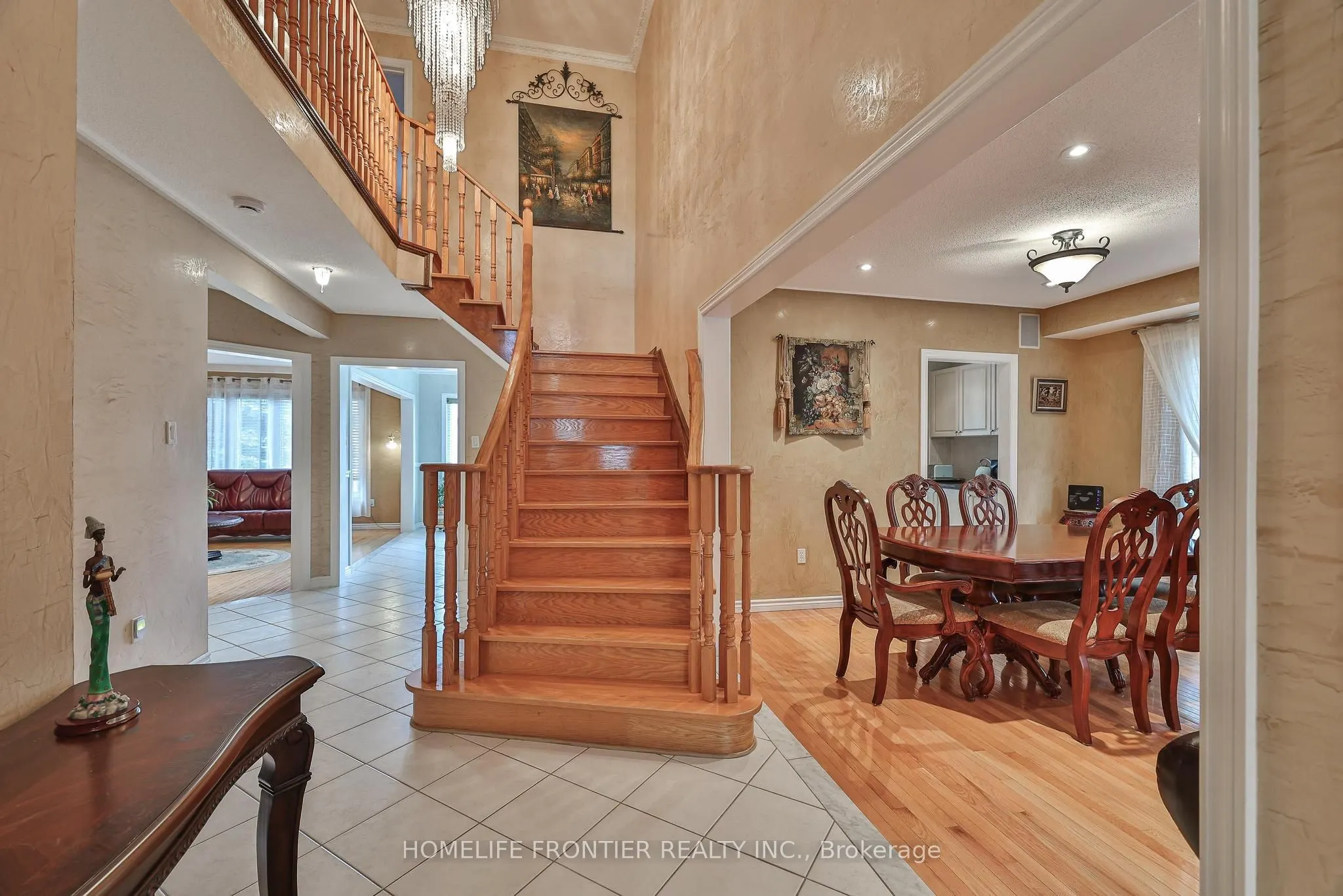 110 Red River Crescent