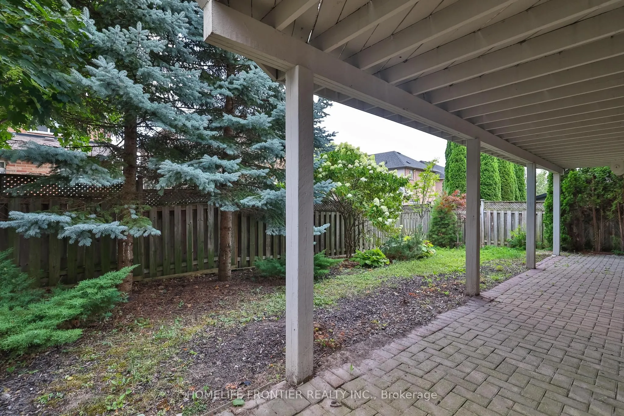 110 Red River Crescent